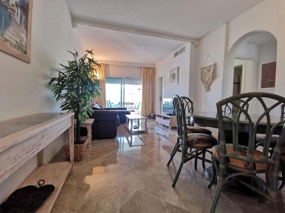 Piso Con Piscina A 1 Min Playa * Estepona