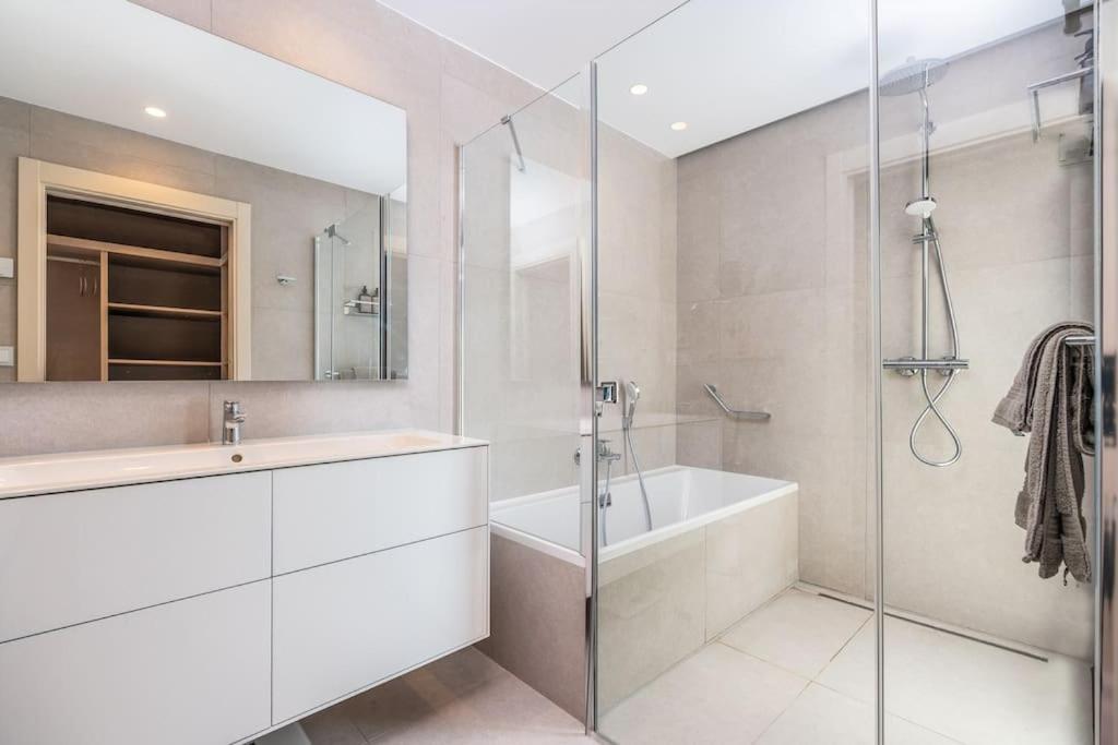 Ultimate Luxury Sea Views At Velaya Rdr408 Apartment Estepona