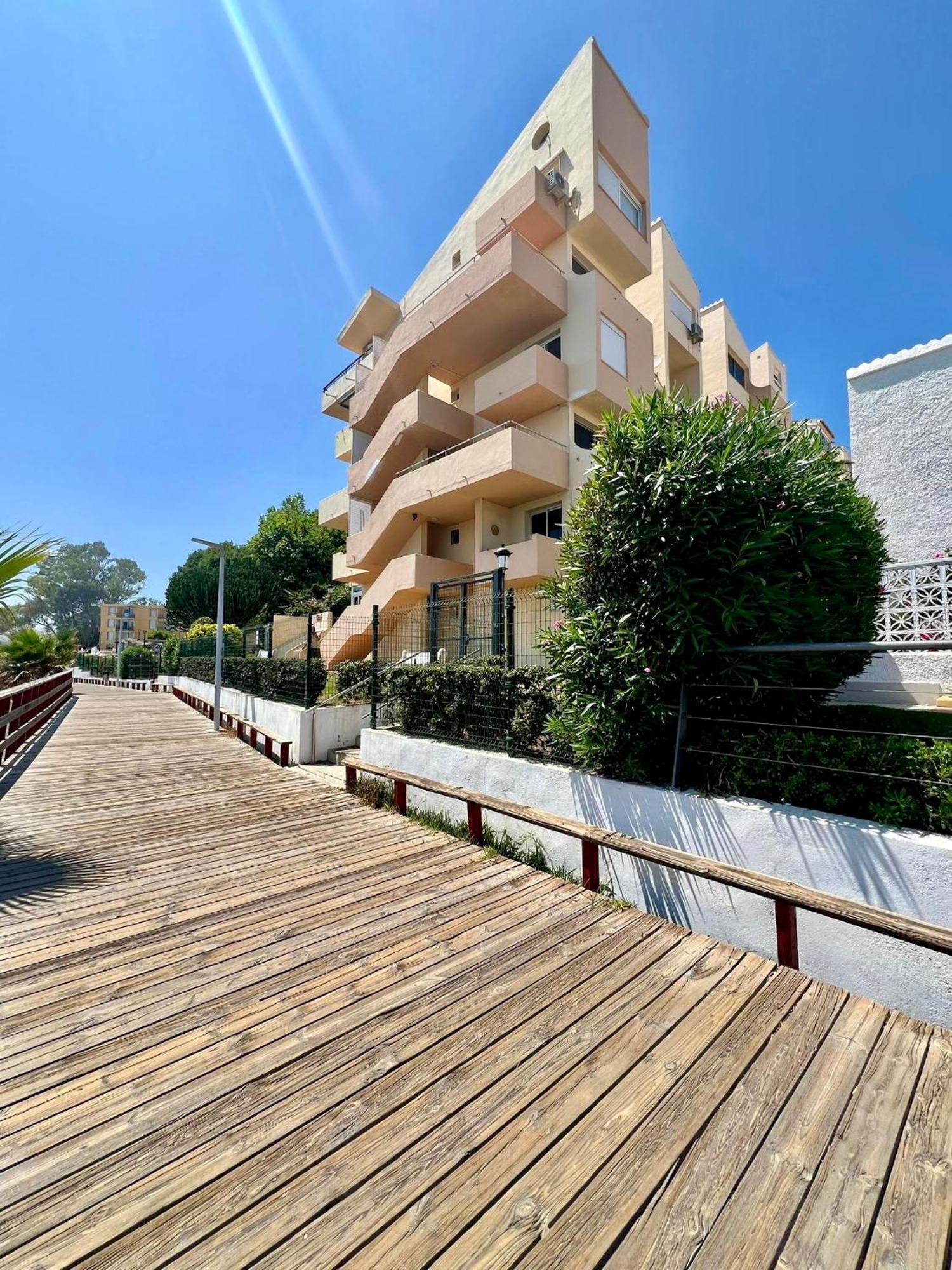 Buenti First Line Apartment *