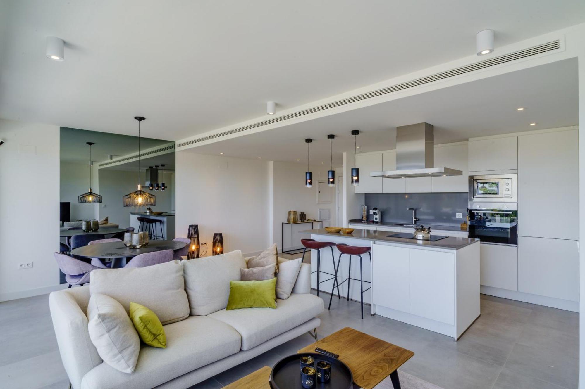 Oasis 325 * Estepona