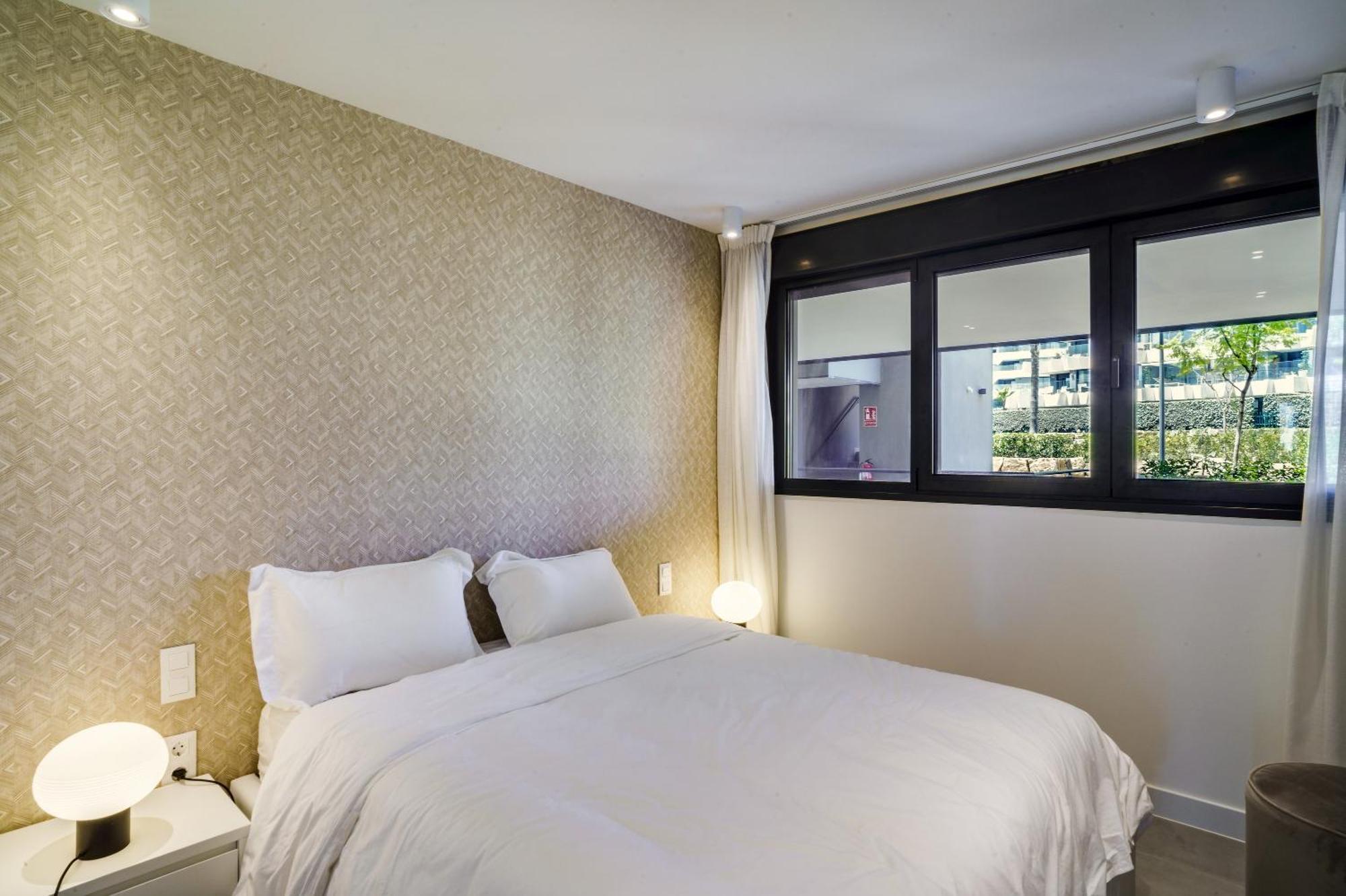 Oasis 325 * Estepona