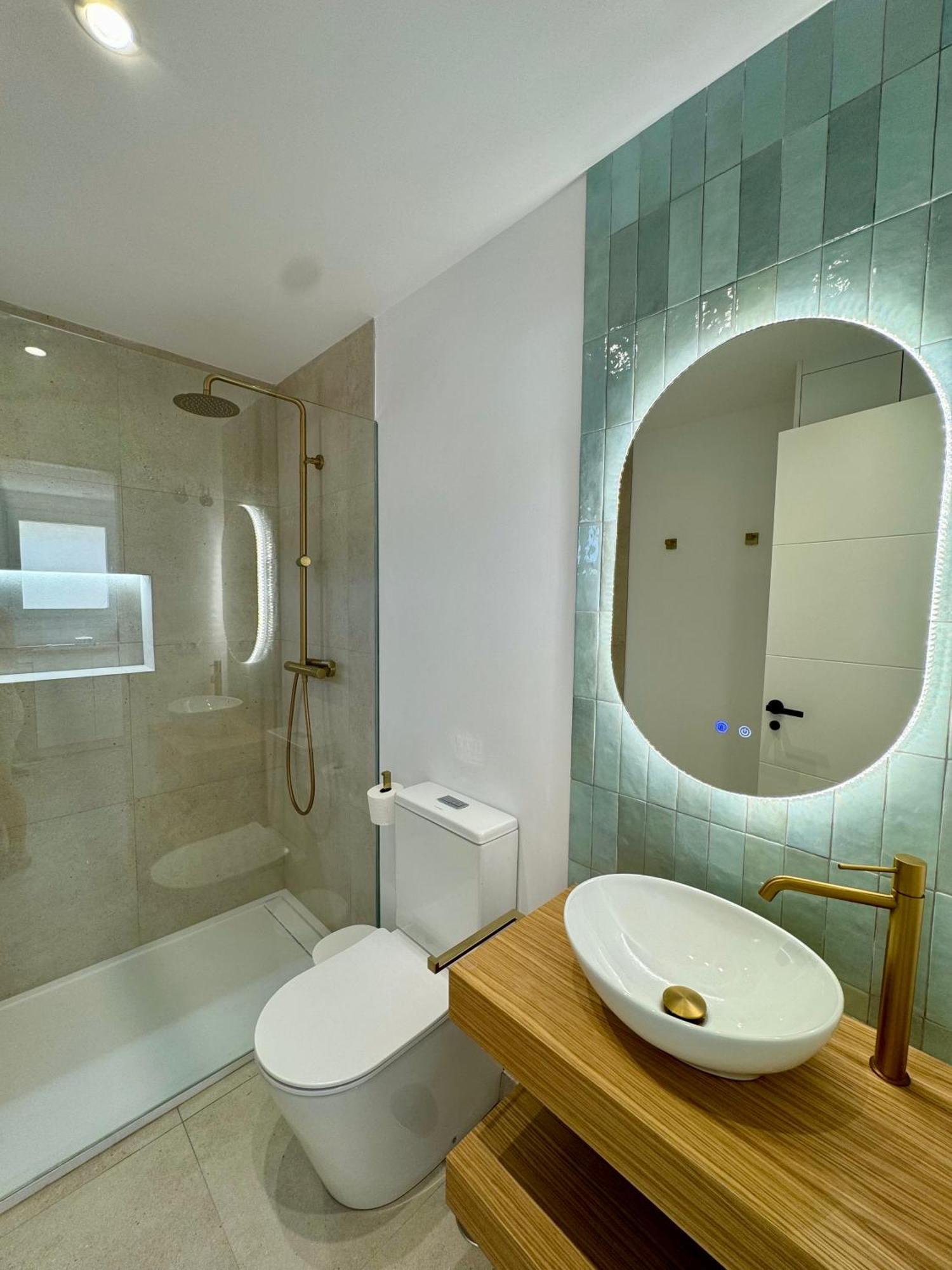 Sunnypalms - Beachfront Penthouse With Stunning Sea View