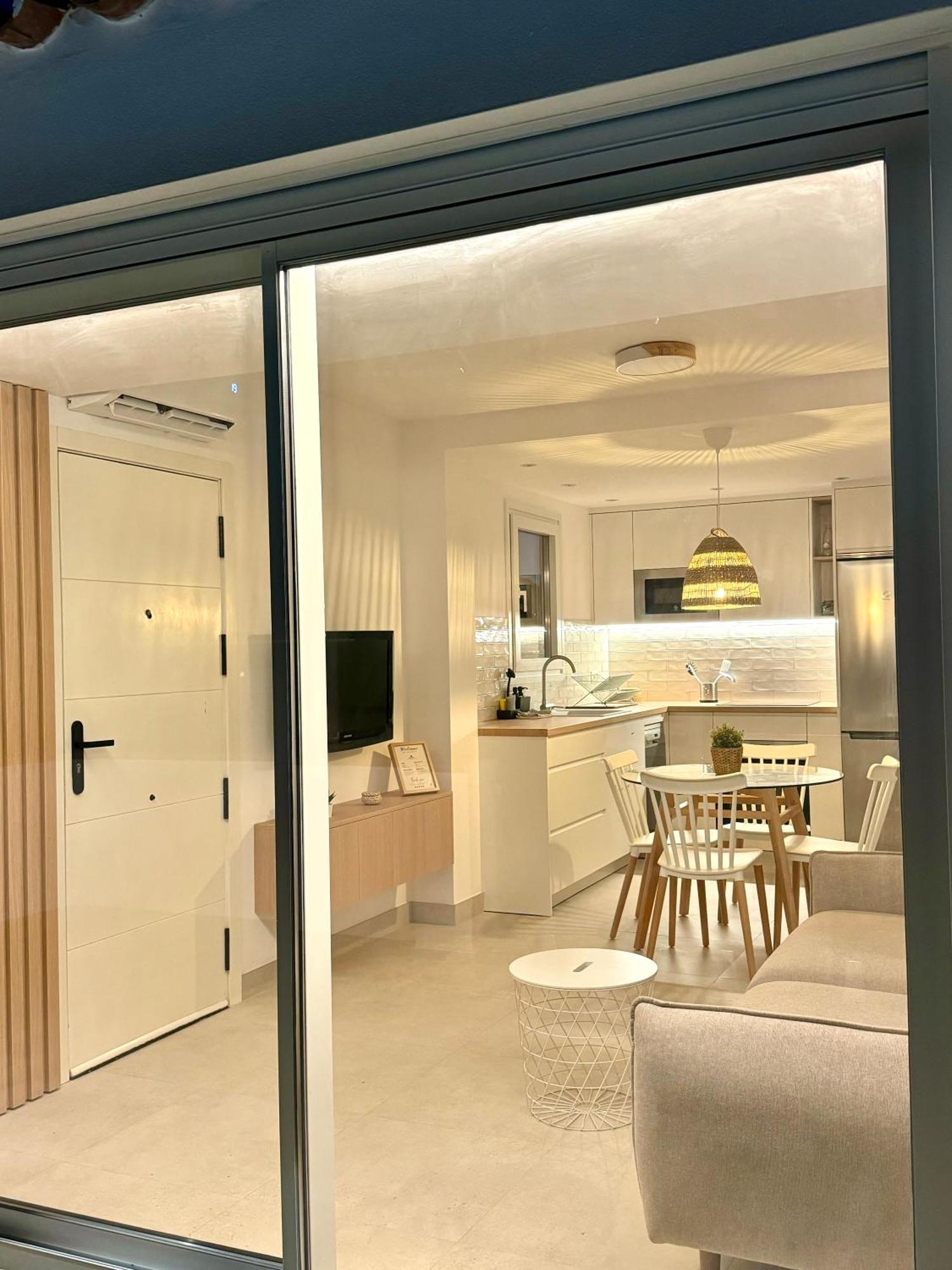 Sunnypalms - Beachfront Penthouse With Stunning Sea View Appartement *