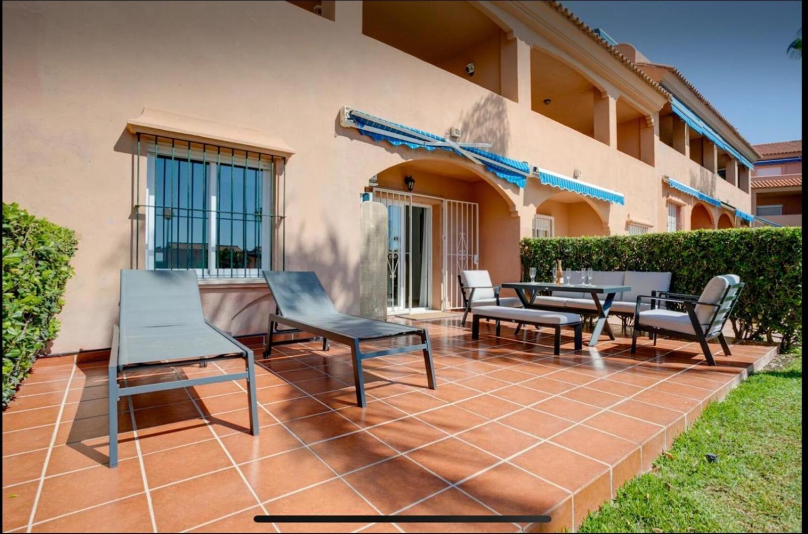 No1 - Beachfront Estepona, Close To Port, 2 Bedroom, 2 Bathroom, Sleeps 5 Estepona