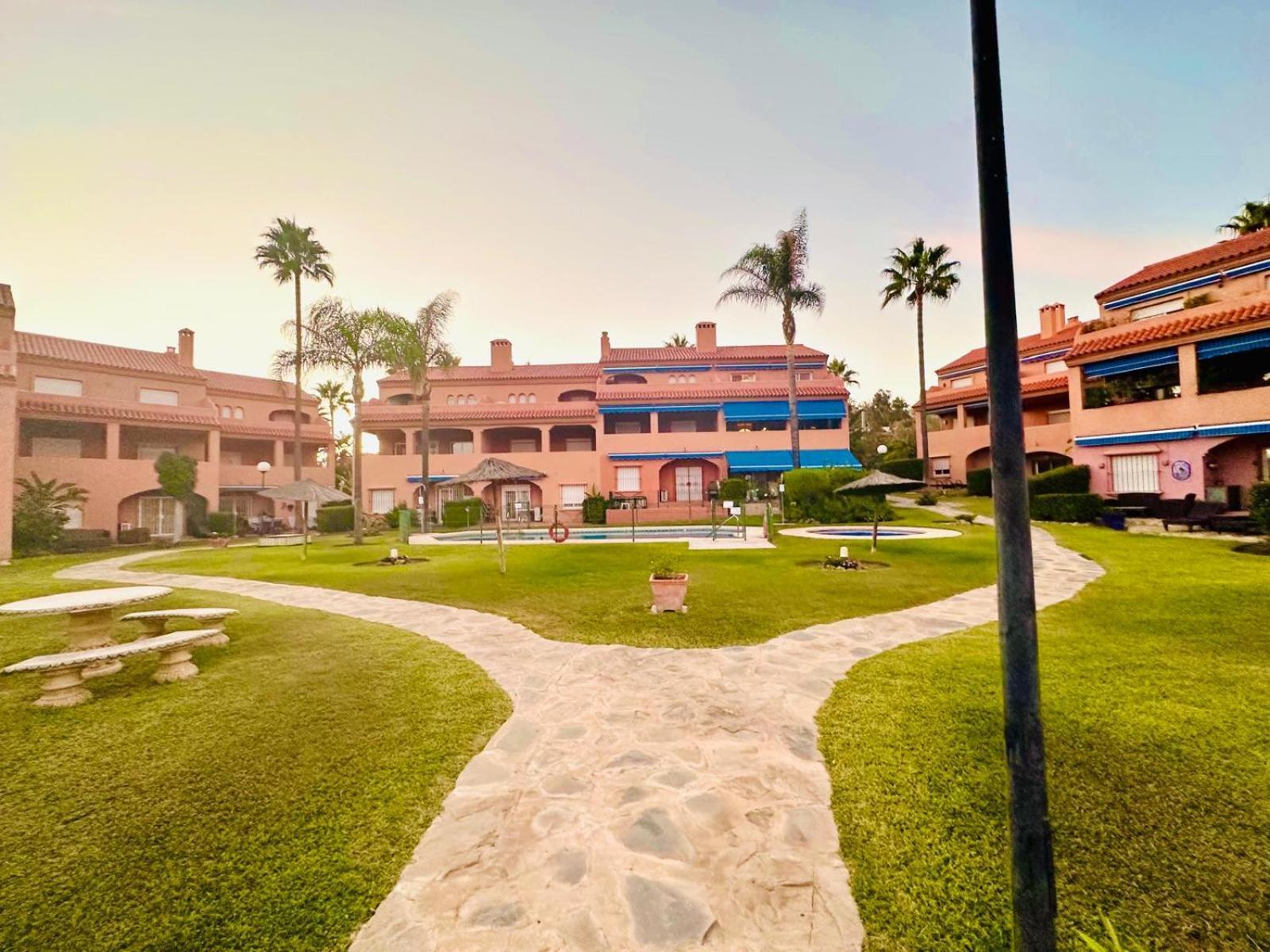 No1 - Beachfront Estepona, Close To Port, 2 Bedroom, 2 Bathroom, Sleeps 5 Estepona