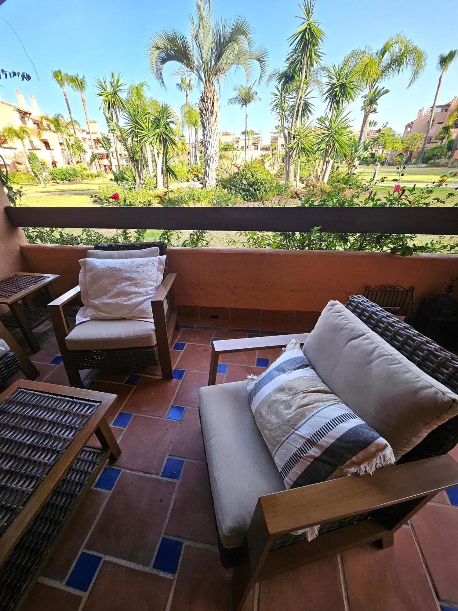Modern 2br Second Line Marbella Beach, Pools And Paddle Appartement Estepona