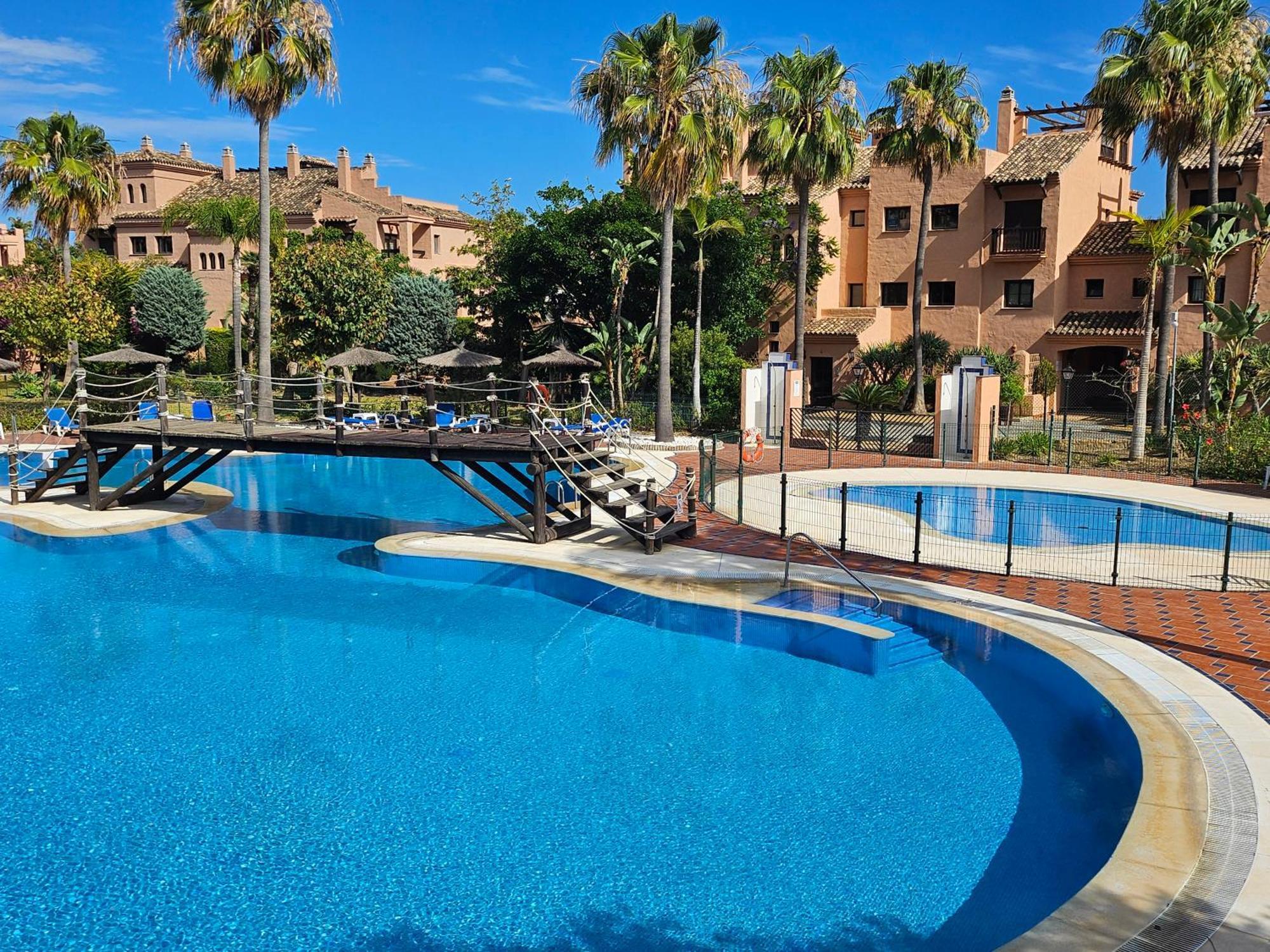 Modern 2br Second Line Marbella Beach, Pools And Paddle
