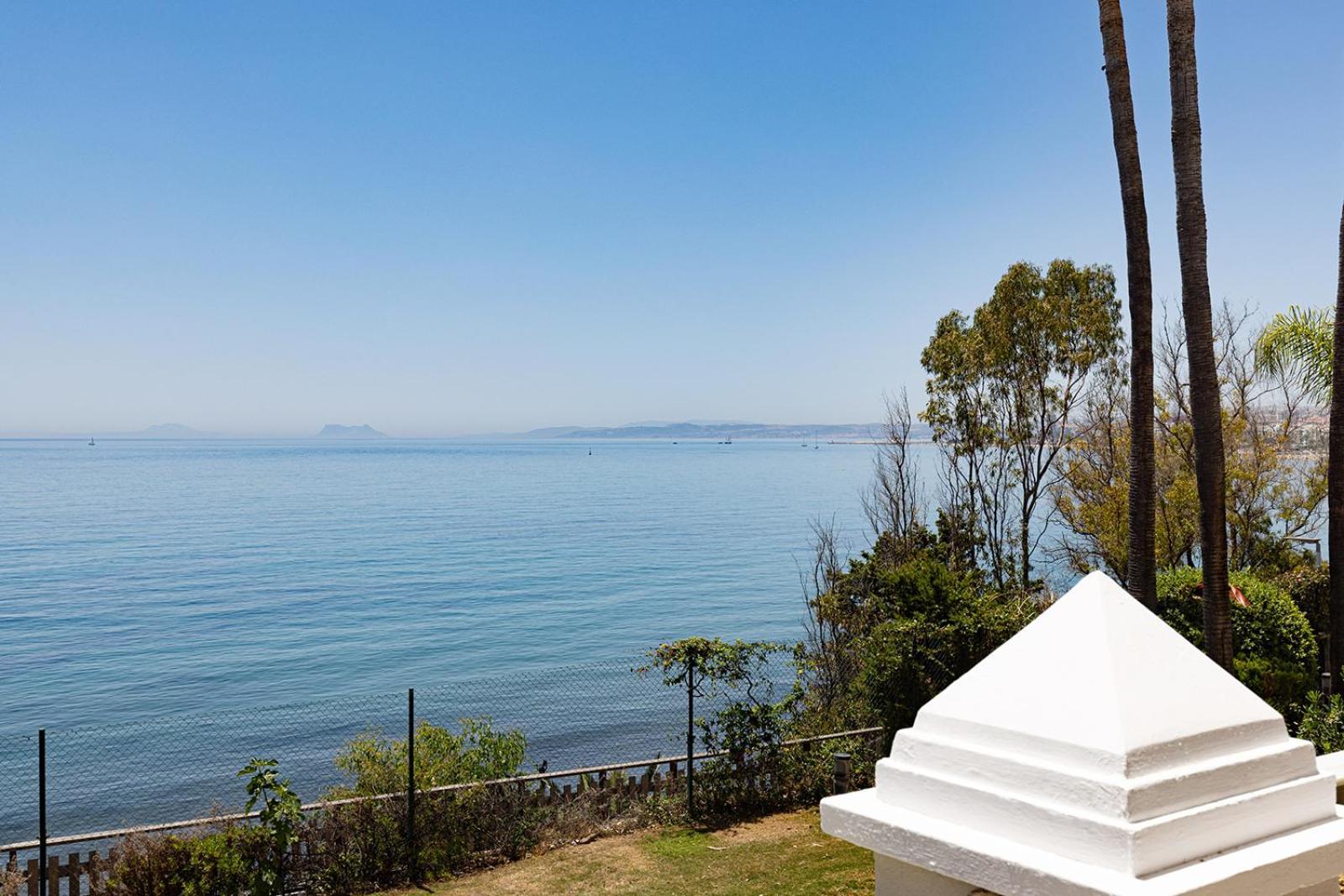 Cadiz - Gerenoveerd Met Groot Balkon & Zeezicht Estepona