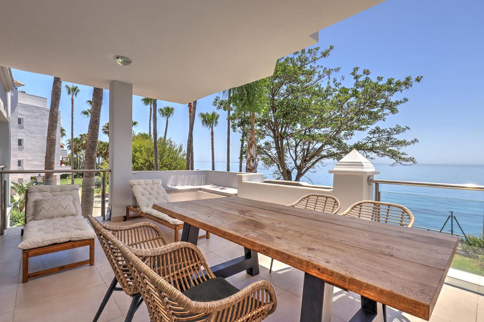 Cadiz - Gerenoveerd Met Groot Balkon & Zeezicht * Estepona
