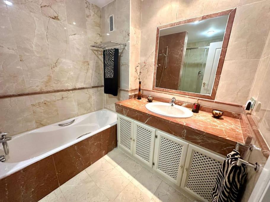 En Hacienda Del Sol A 300 Metros De Playa Apartment Estepona