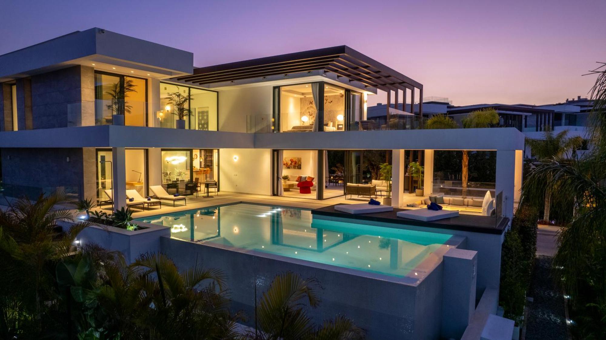Vacation Marbella I Hanami, Private Infinity Edge-pool, Gym, Movie Theater, Close To Golfs And Beaches Villa