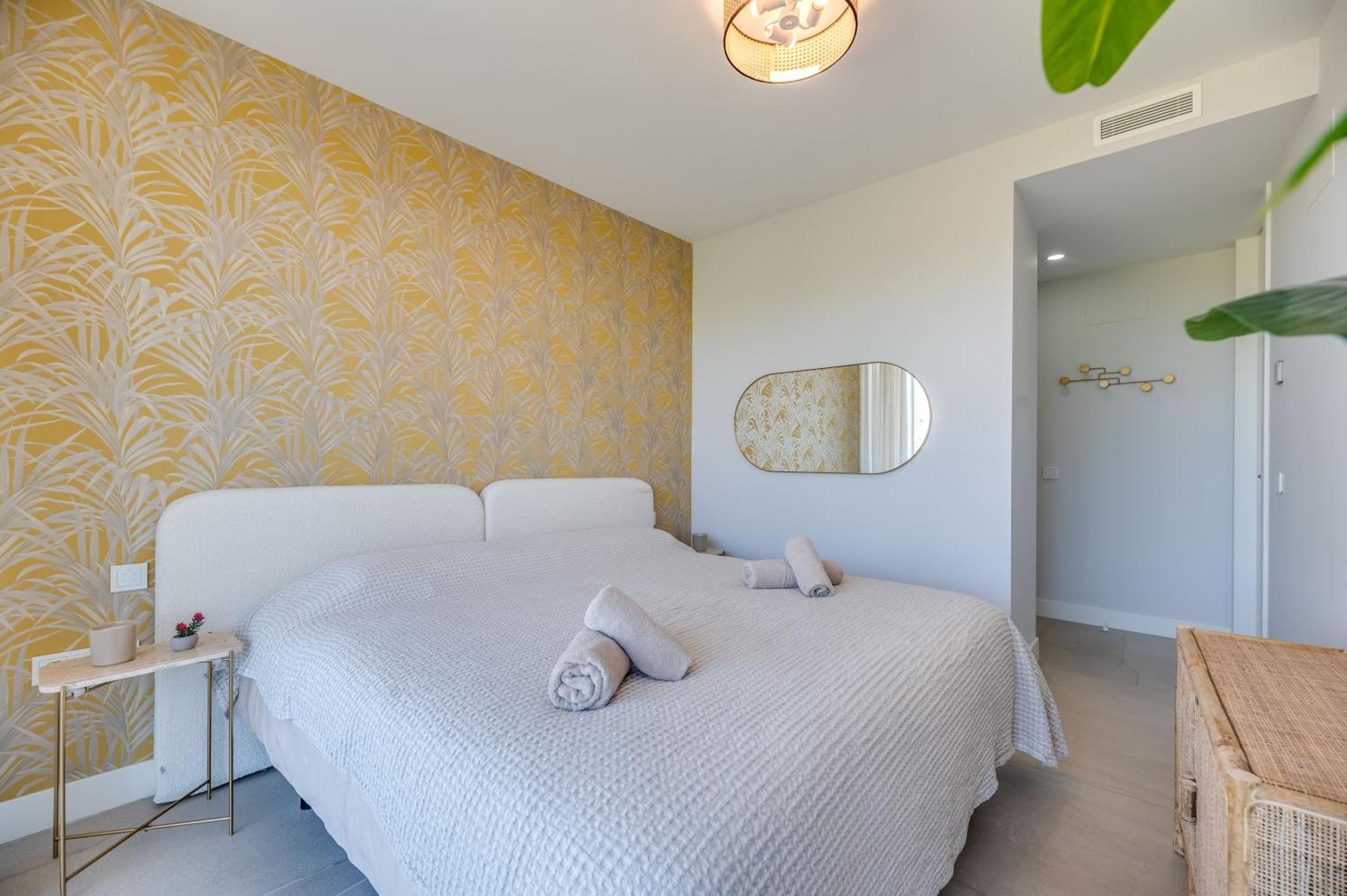 Edge Luxury Beachfront 2br With 3 Pools, Wellness, Gym Apartment