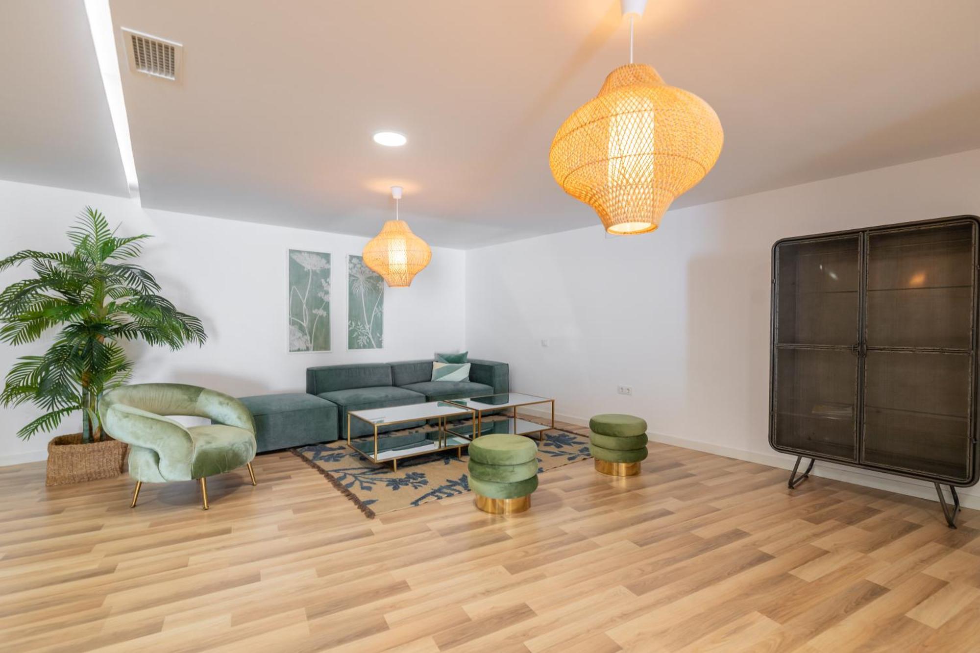 Edge Luxury Beachfront 2br With 3 Pools, Wellness, Gym Estepona