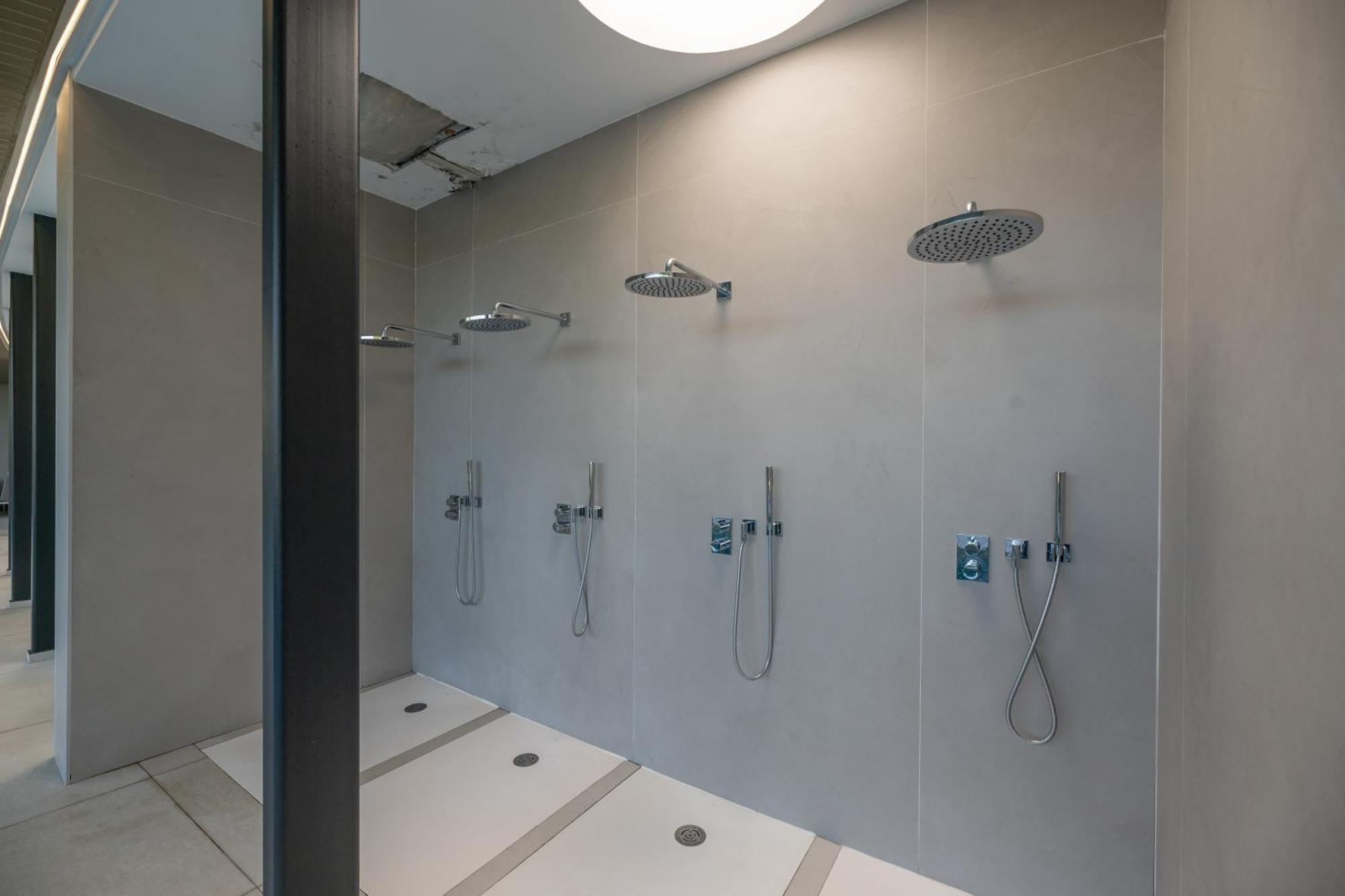 Edge Luxury Beachfront 2br With 3 Pools, Wellness, Gym * Estepona