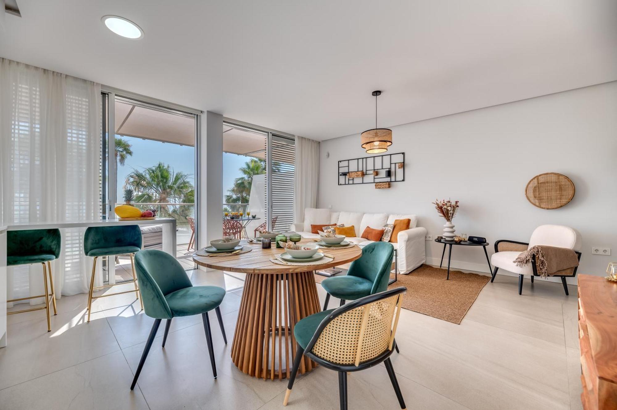 Edge Luxury Beachfront 2br With 3 Pools, Wellness, Gym Apartment