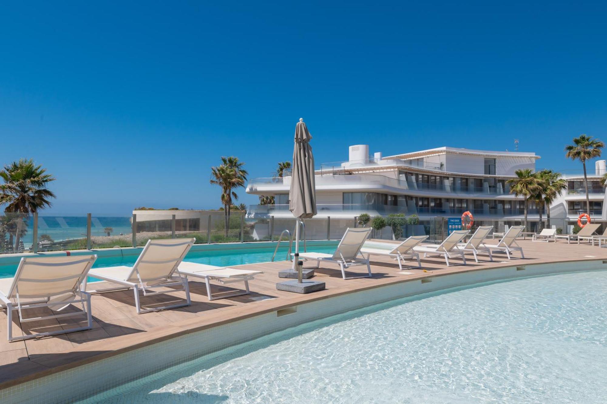 Edge Luxury Beachfront 2br With 3 Pools, Wellness, Gym Apartment *