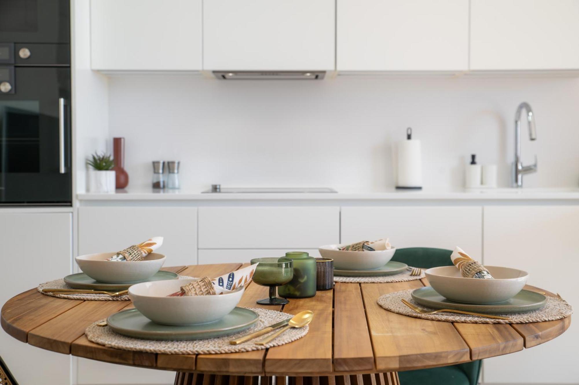 Apartment Edge Luxury Beachfront 2br With 3 Pools, Wellness, Gym Estepona
