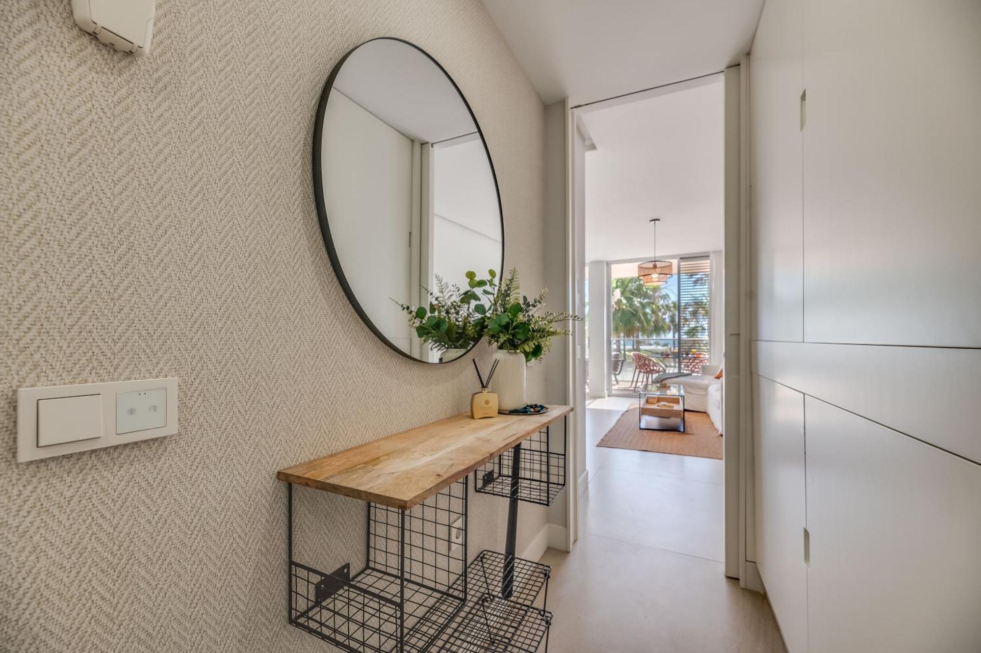 Edge Luxury Beachfront 2br With 3 Pools, Wellness, Gym Estepona