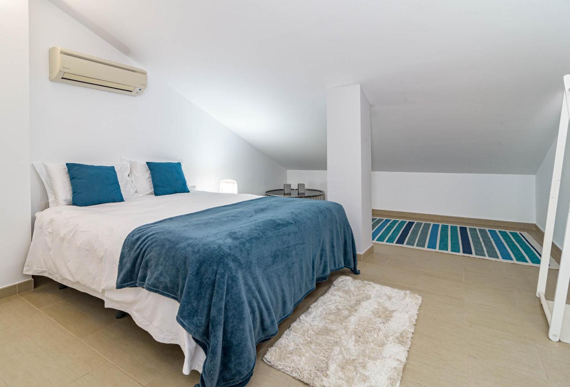 Appartement Luxury 3 Bed Duplex Penthouse, 3 Mins Walk To The Estepona
