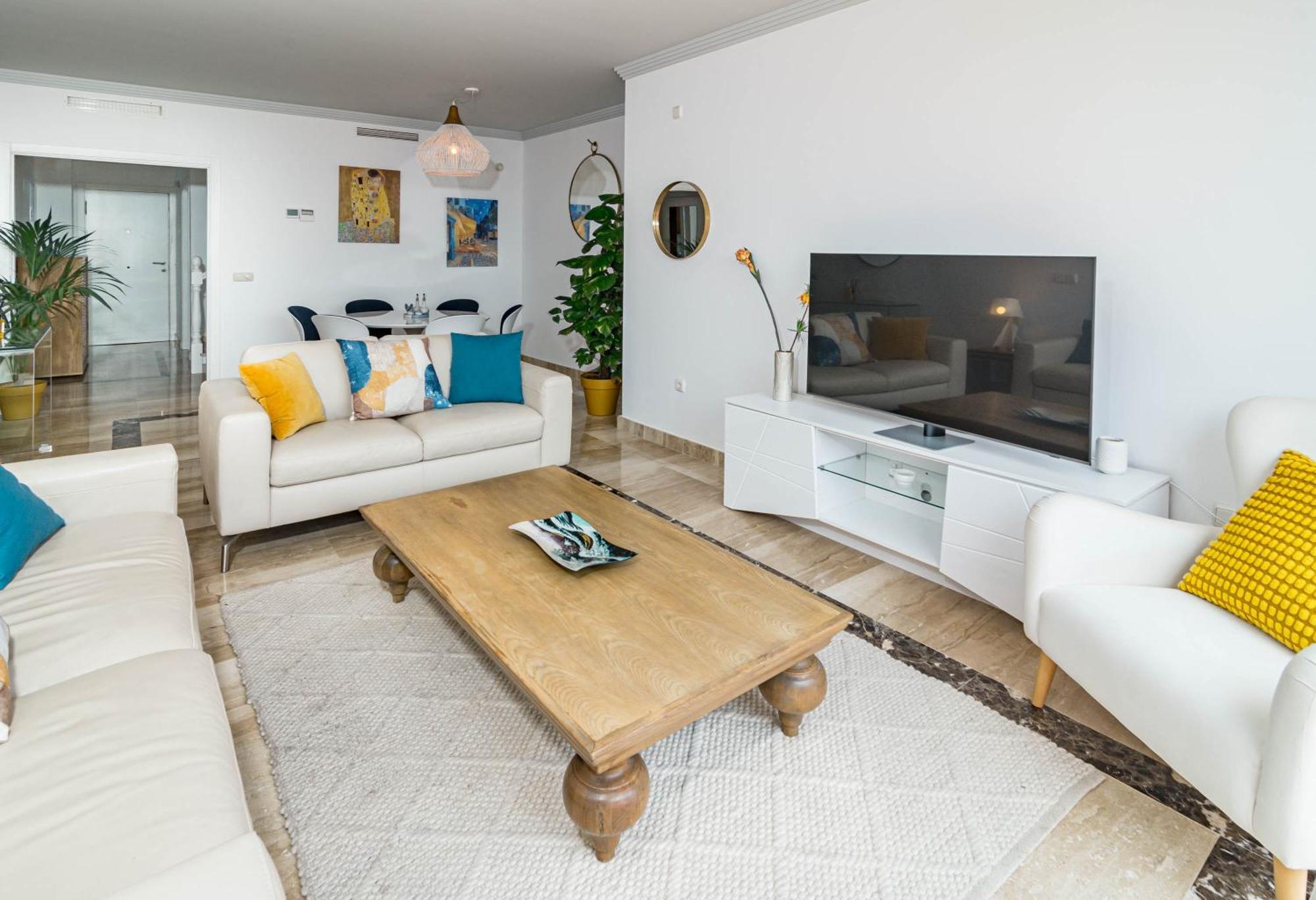 Appartement Luxury 3 Bed Duplex Penthouse, 3 Mins Walk To The Estepona