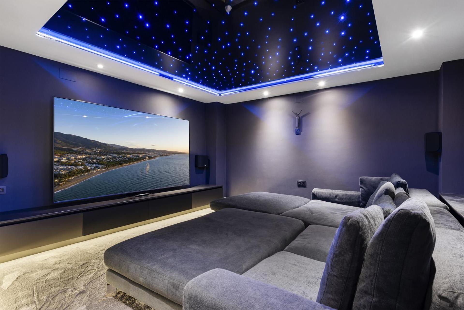 Villa Vivi Homes -villa Carat Pool, Cinema, Golf & Terrace Estepona