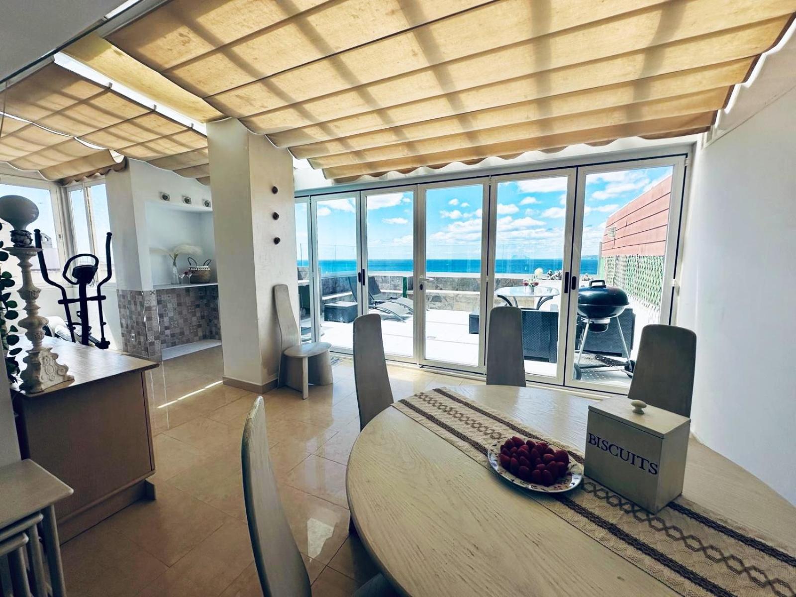 Atico Con Vistas Al Mar En Playa Del Cristo Apartment Estepona