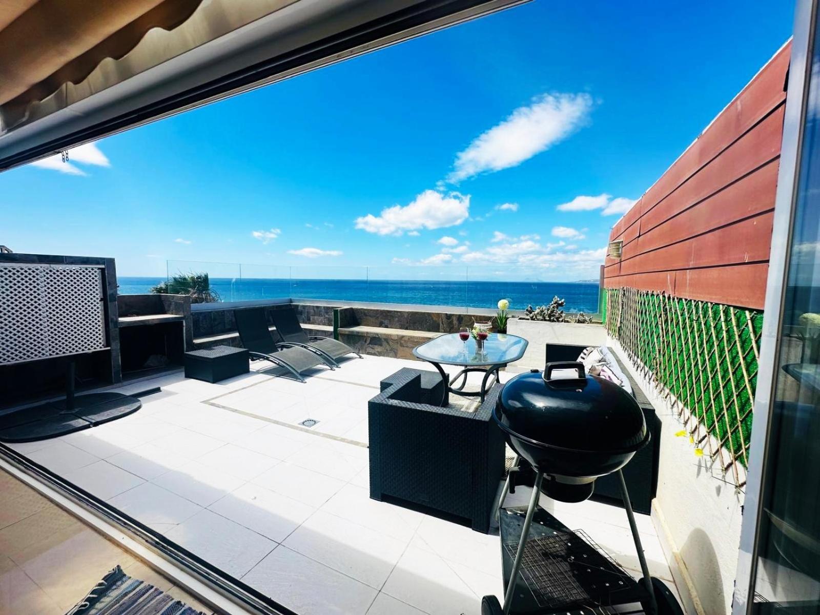 Atico Con Vistas Al Mar En Playa Del Cristo Apartment