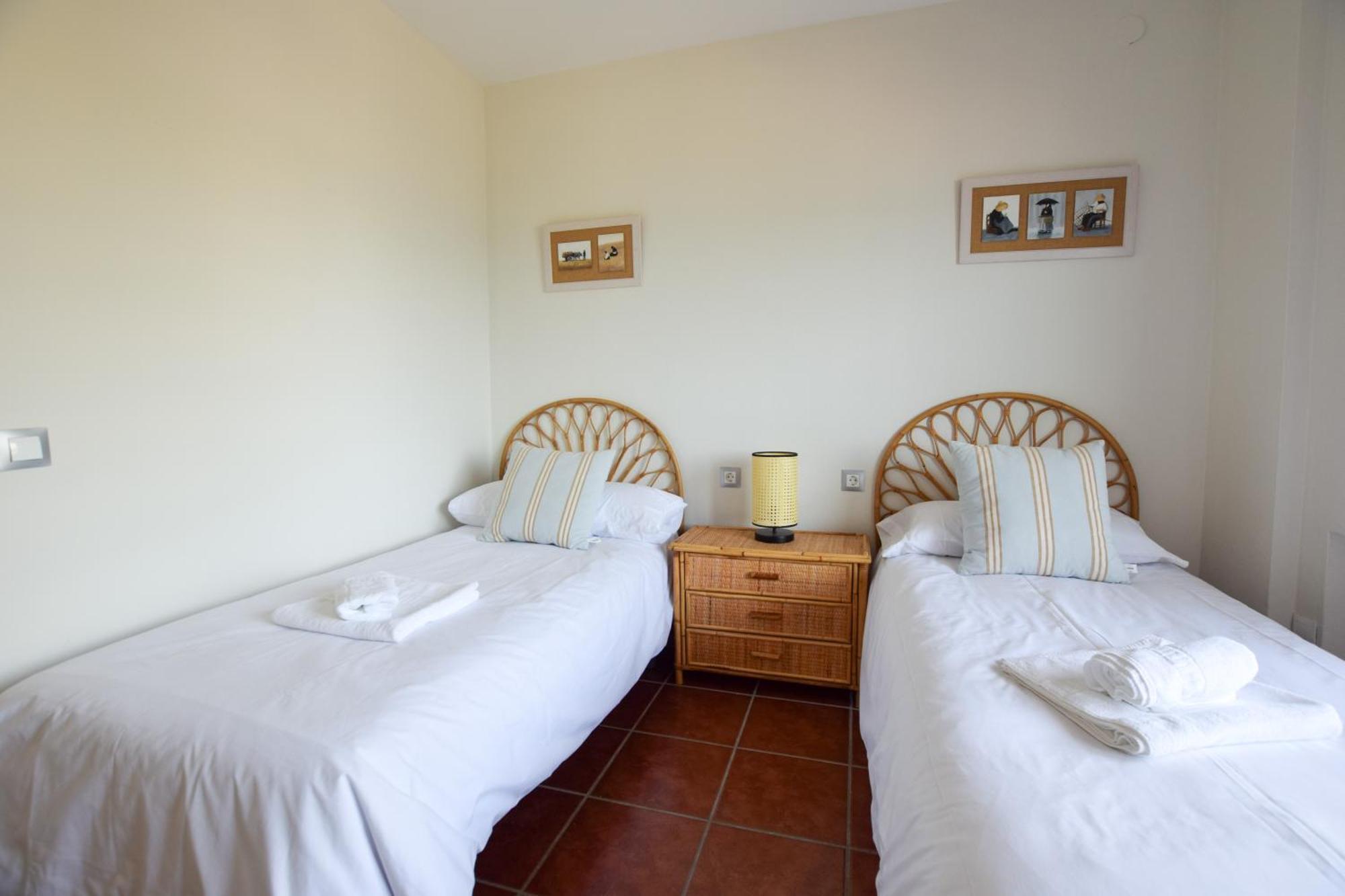 Excelente Piso Sobre El Mar Con Garaje Apartamento Estepona