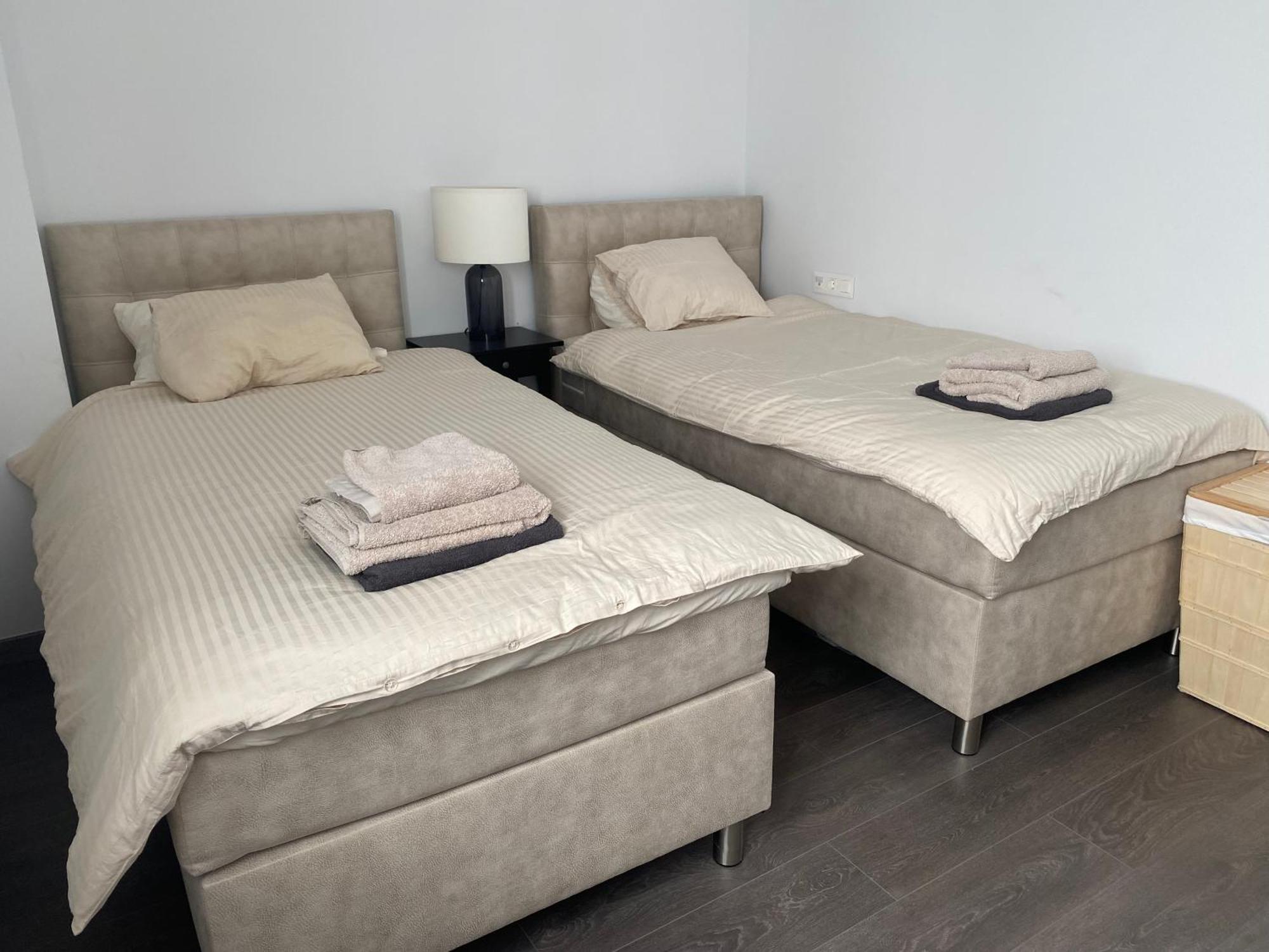 Luxery With Pool In Estepona-centre Apartment *