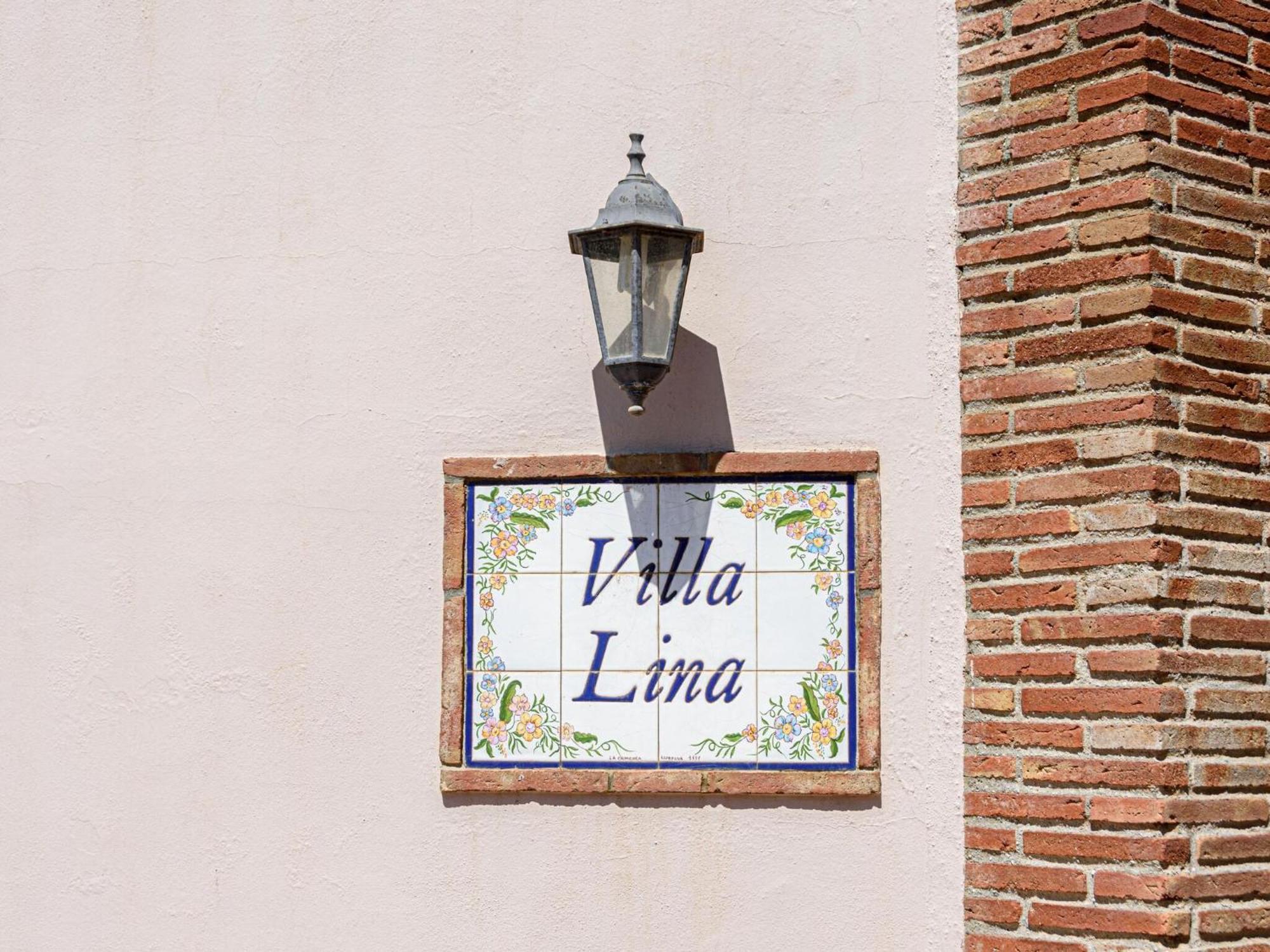Lina - With Private Pool In *