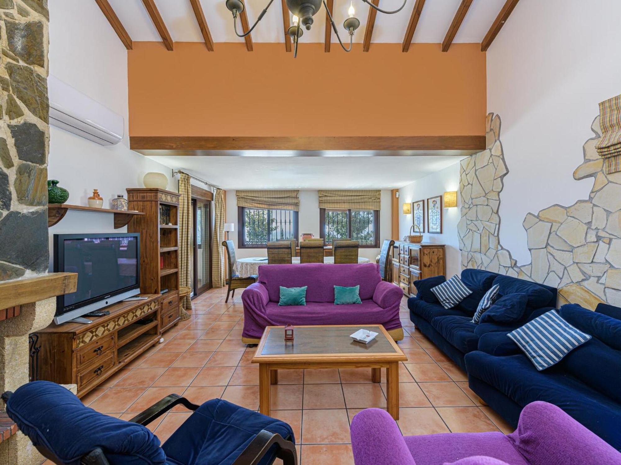 Lina - With Private Pool In
