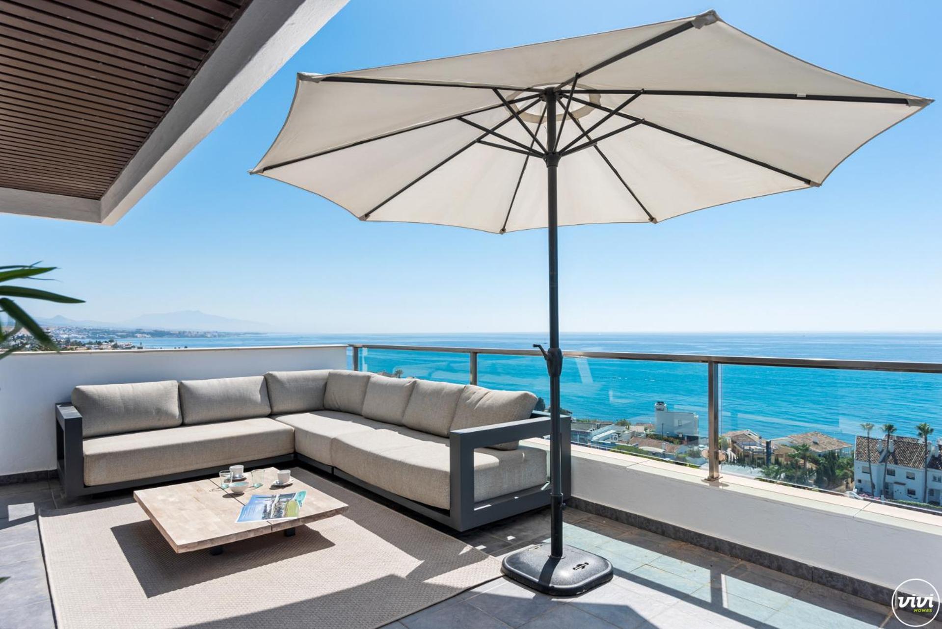 Vivi Homes - Casa Skye Pool, Terrace & Sea View * Estepona