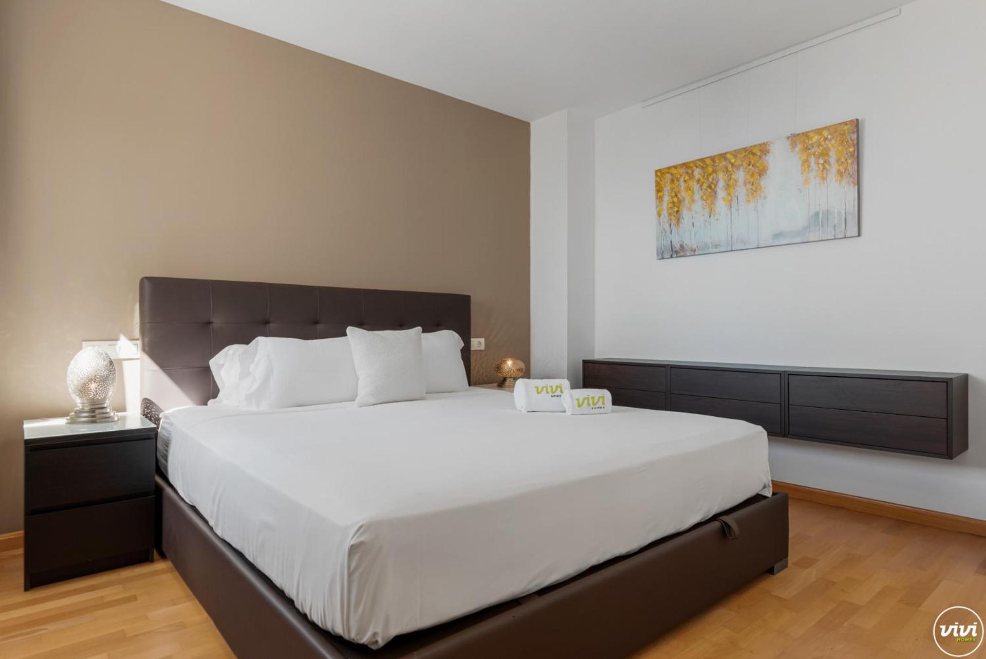 Vivi Homes - Casa Skye Pool, Terrace & Sea View Apartment