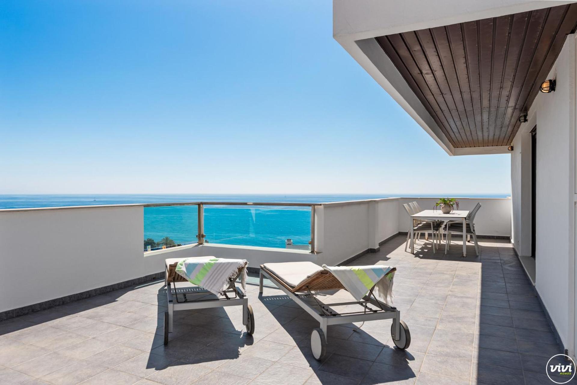 Apartment Vivi Homes - Casa Skye Pool, Terrace & Sea View *