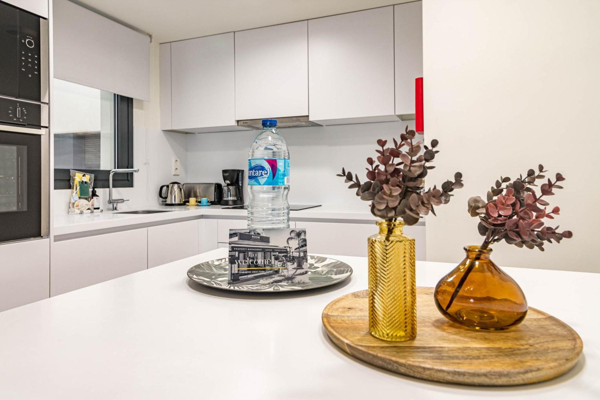 Inf31j - Stunning Next To Apartment