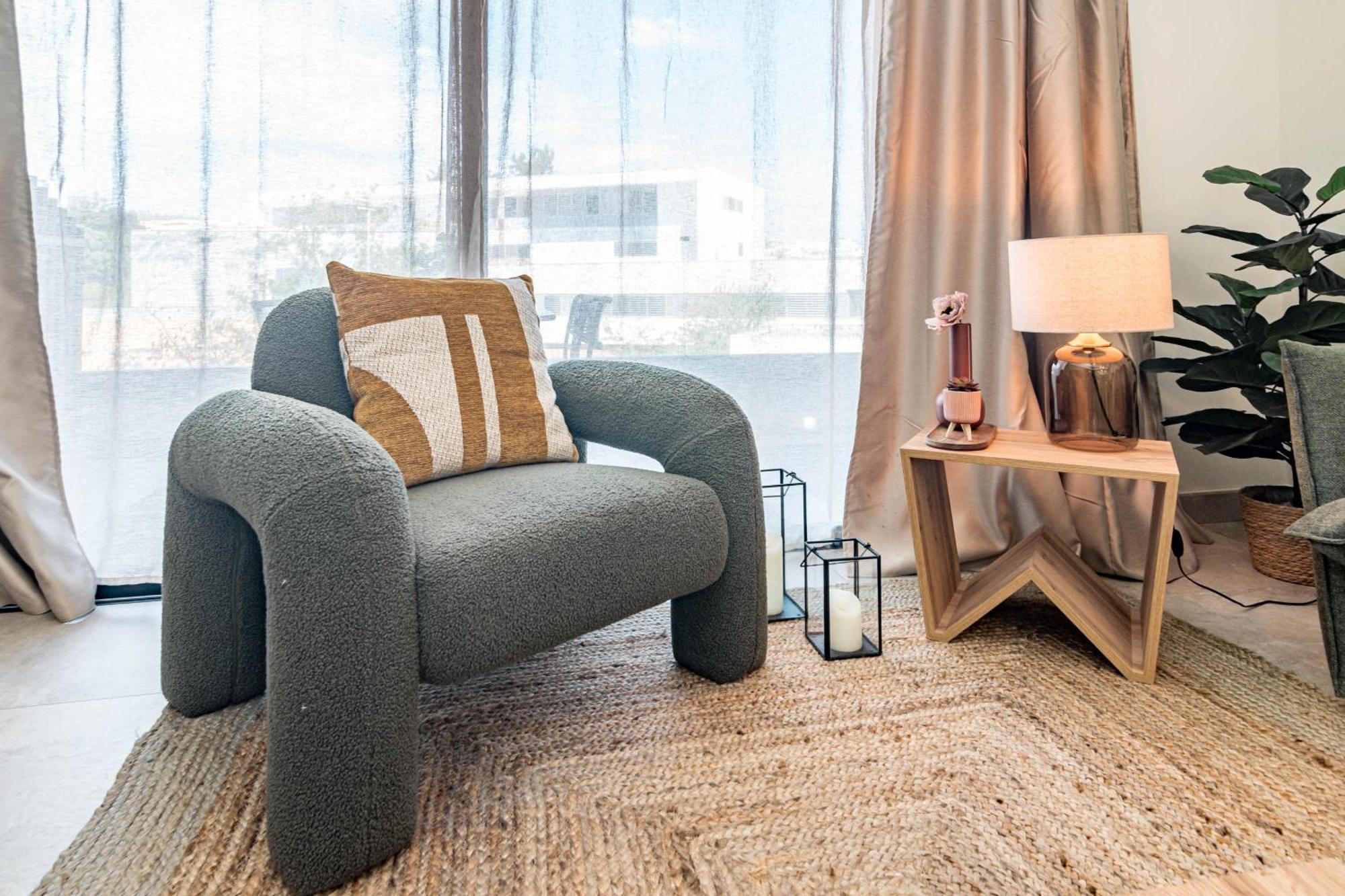 Apartment Inf31j - Stunning Next To *
