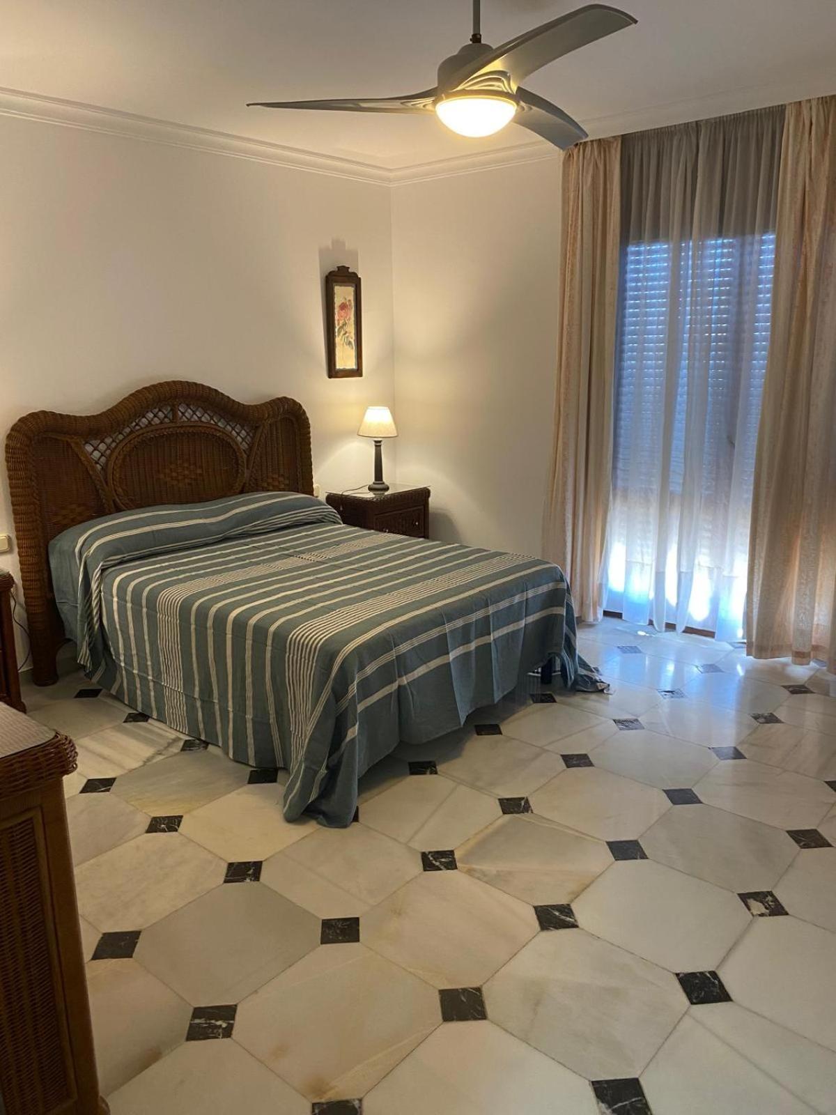 Vivienda Monterreal Primera Linea Playa * Estepona