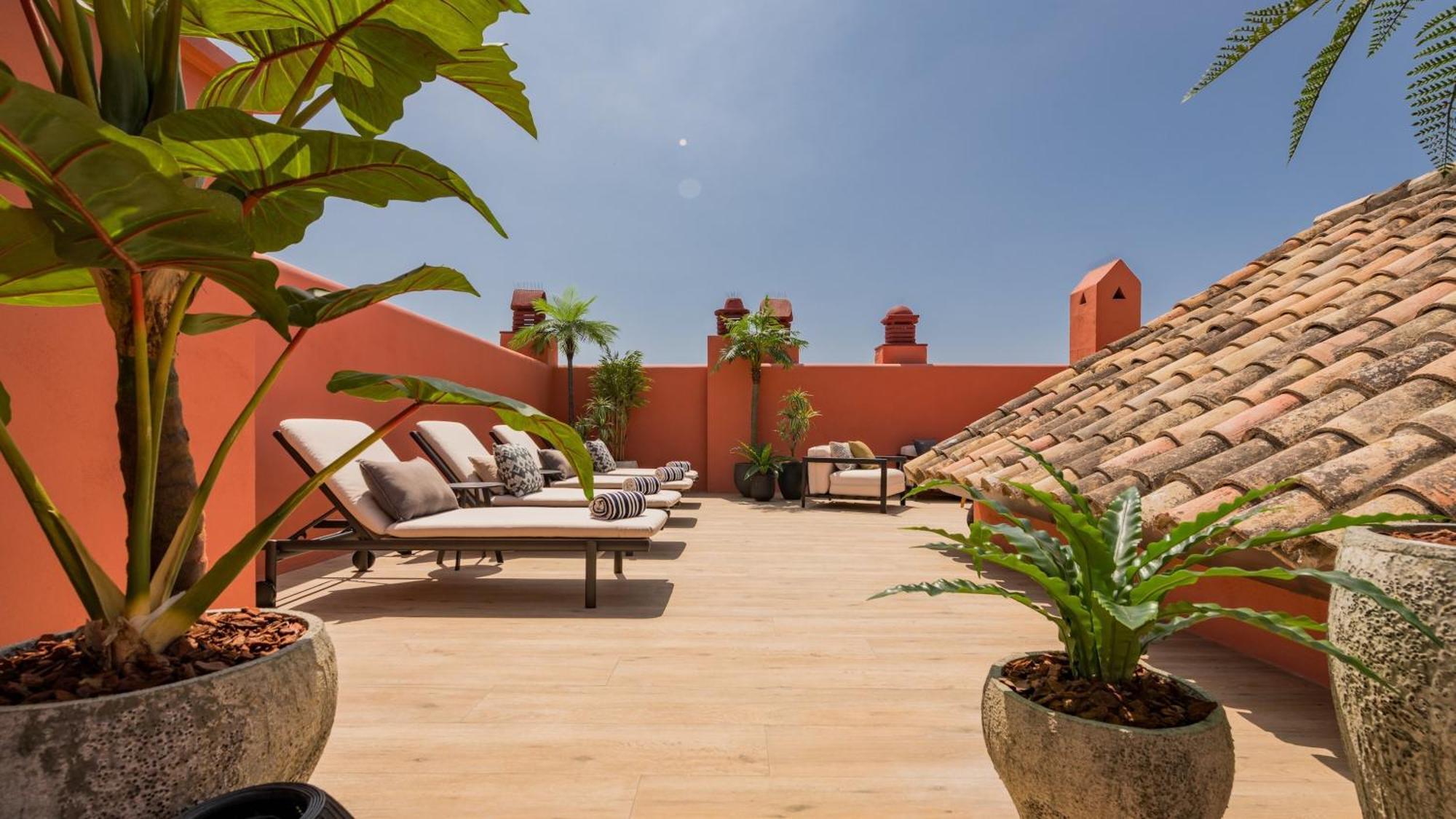 Vacation Marbella I The Signature Penthouse, Sea View, Sauna, Private Heated Jacuzzi, Cutting-edge Amenities