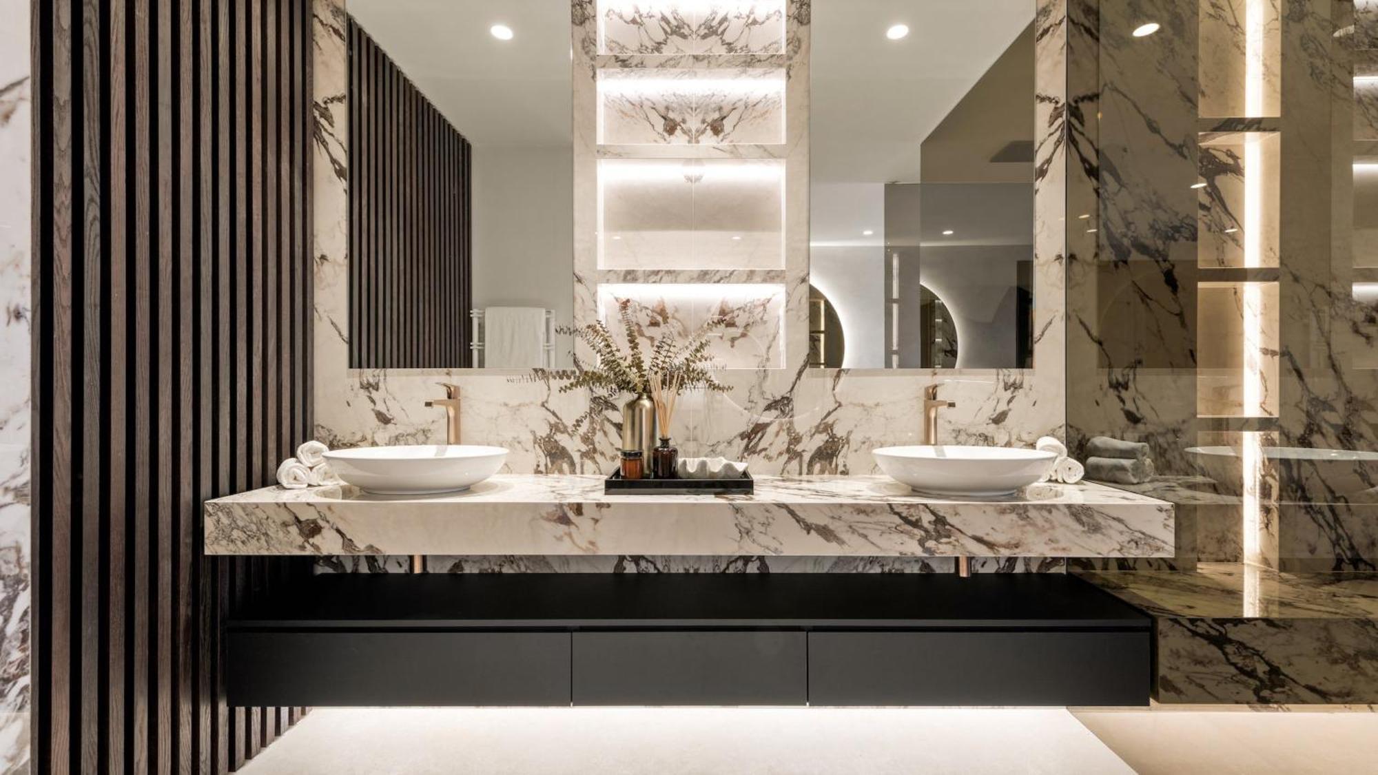Holiday home Vacation Marbella I The Signature Penthouse, Sea View, Sauna, Private Heated Jacuzzi, Cutting-edge Amenities Estepona