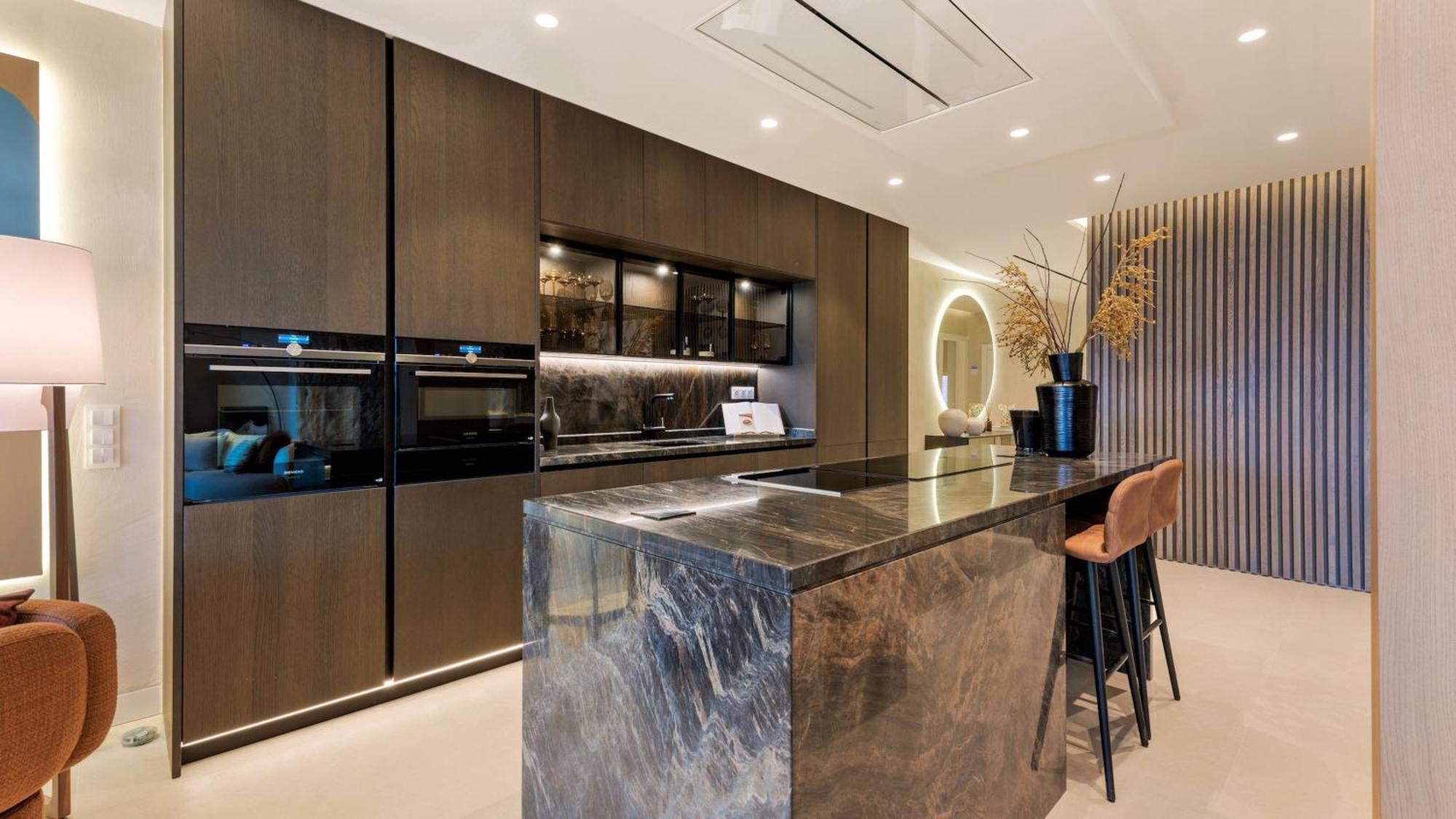 Vacation Marbella I The Signature Penthouse, Sea View, Sauna, Private Heated Jacuzzi, Cutting-edge Amenities