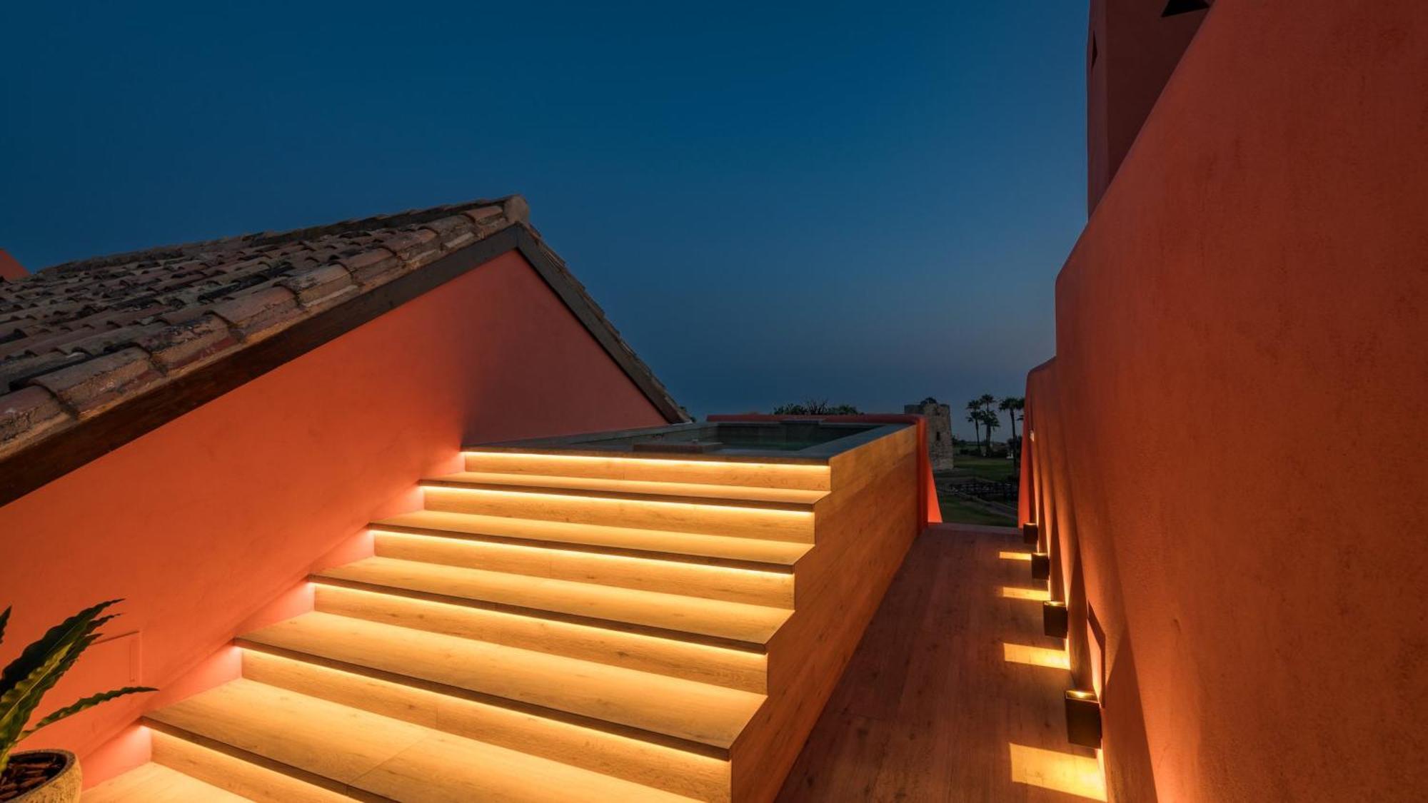 Holiday home Vacation Marbella I The Signature Penthouse, Sea View, Sauna, Private Heated Jacuzzi, Cutting-edge Amenities Estepona