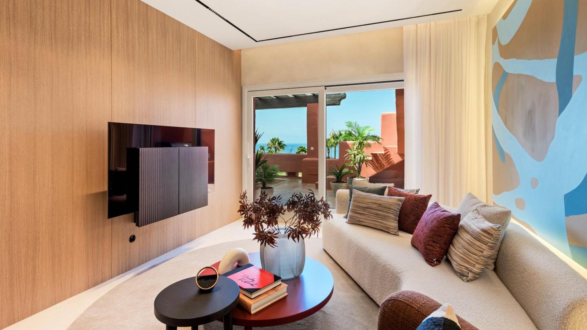 Vacation Marbella I The Signature Penthouse, Sea View, Sauna, Private Heated Jacuzzi, Cutting-edge Amenities