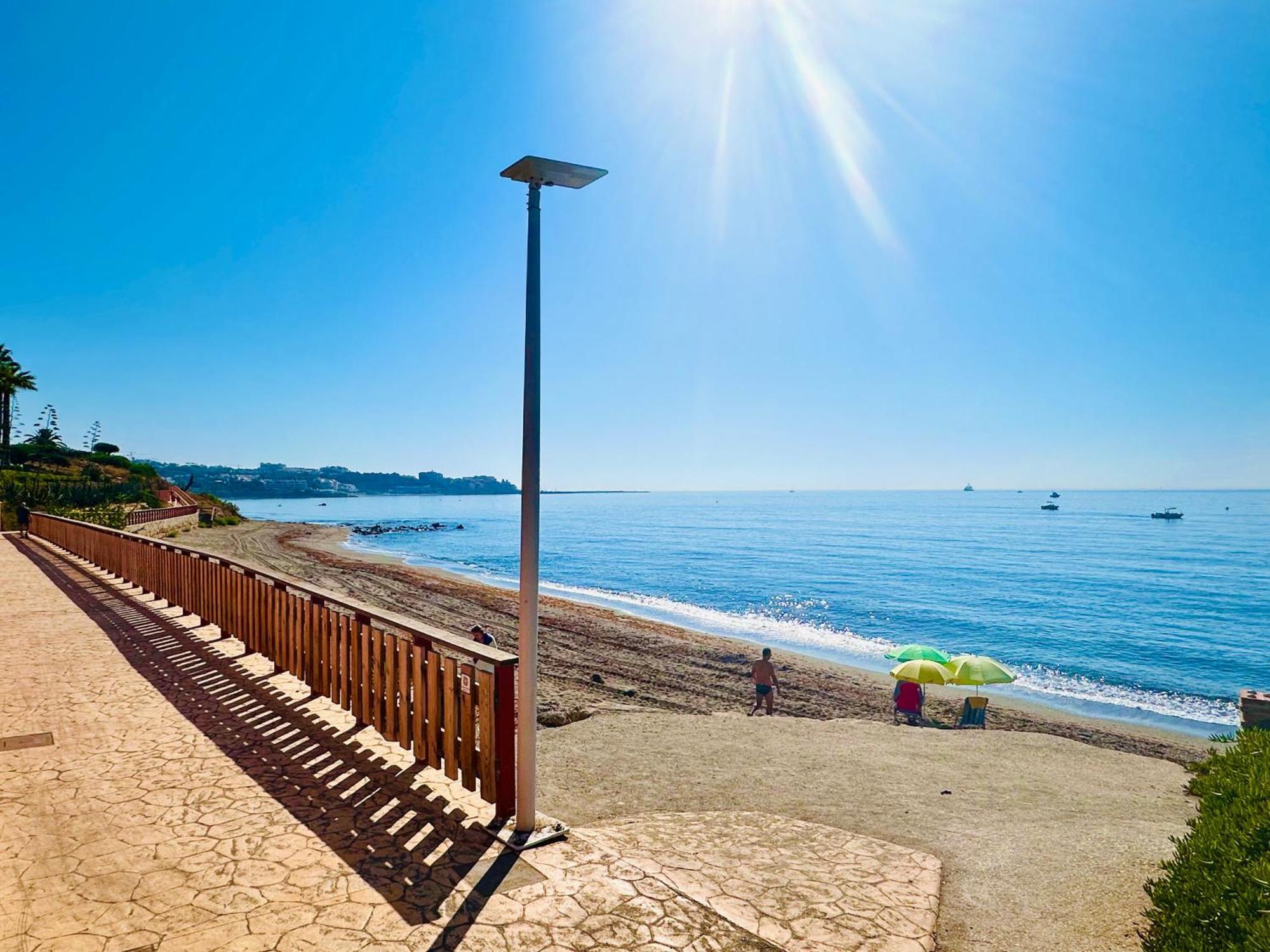 No1 - Beachfront Estepona, Close To Port, 2 Bedroom, 2 Bathroom, Sleeps 5