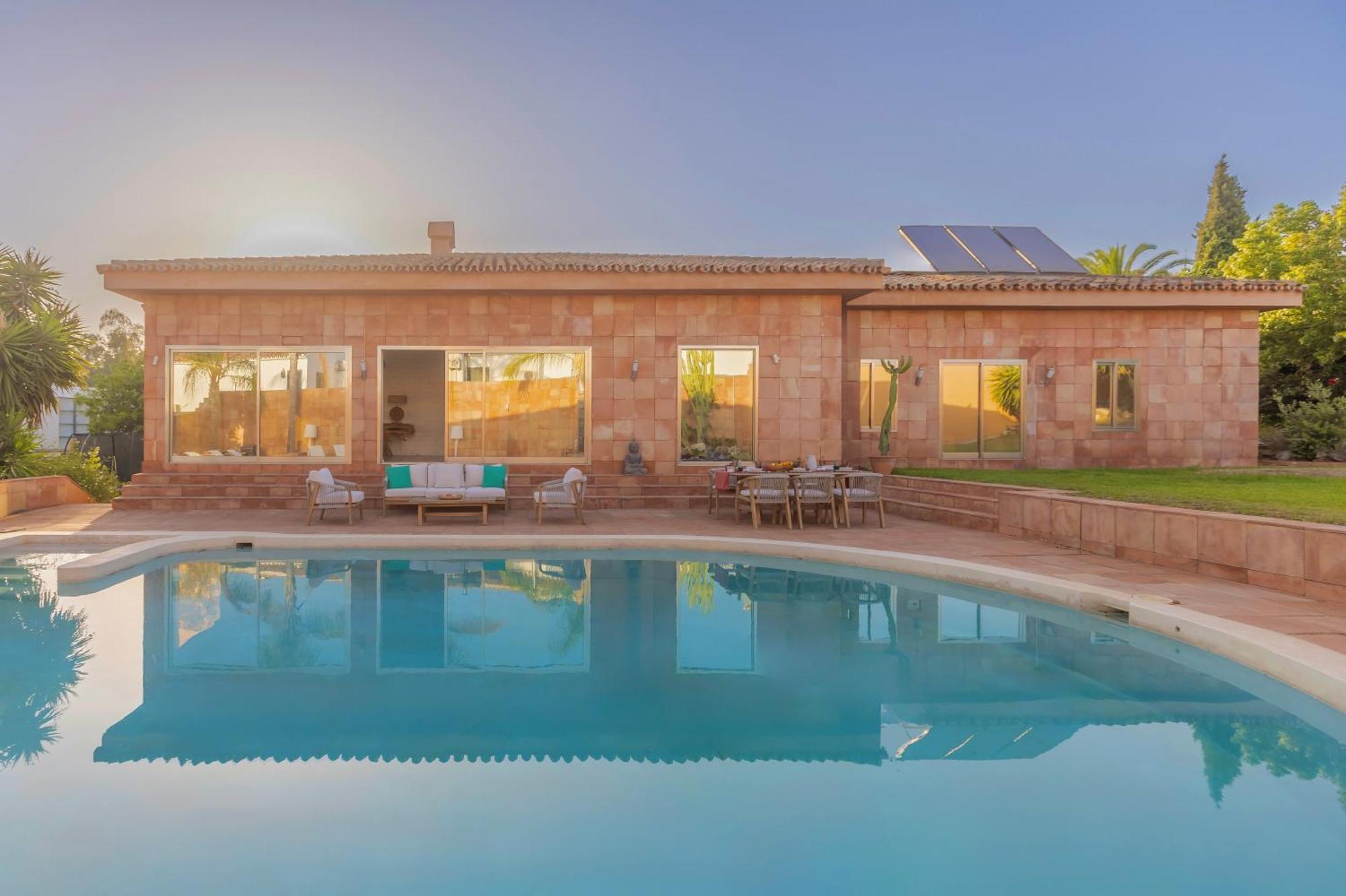Luxury Kaya Villa