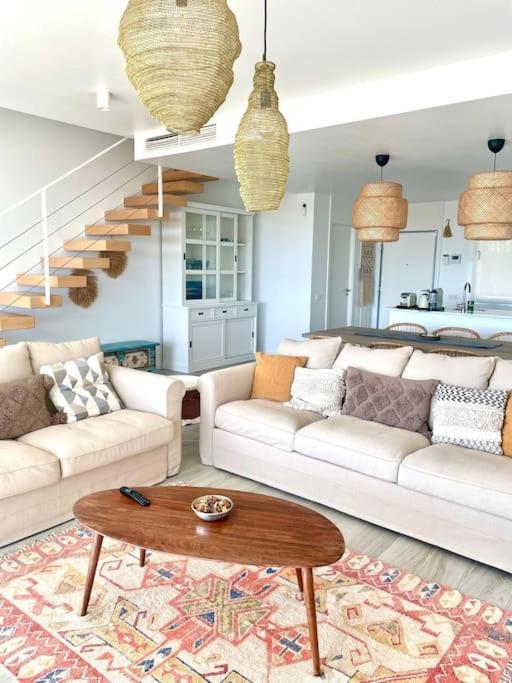 Stunning Three Bedroom Townhouse With Great Views! Apartment *