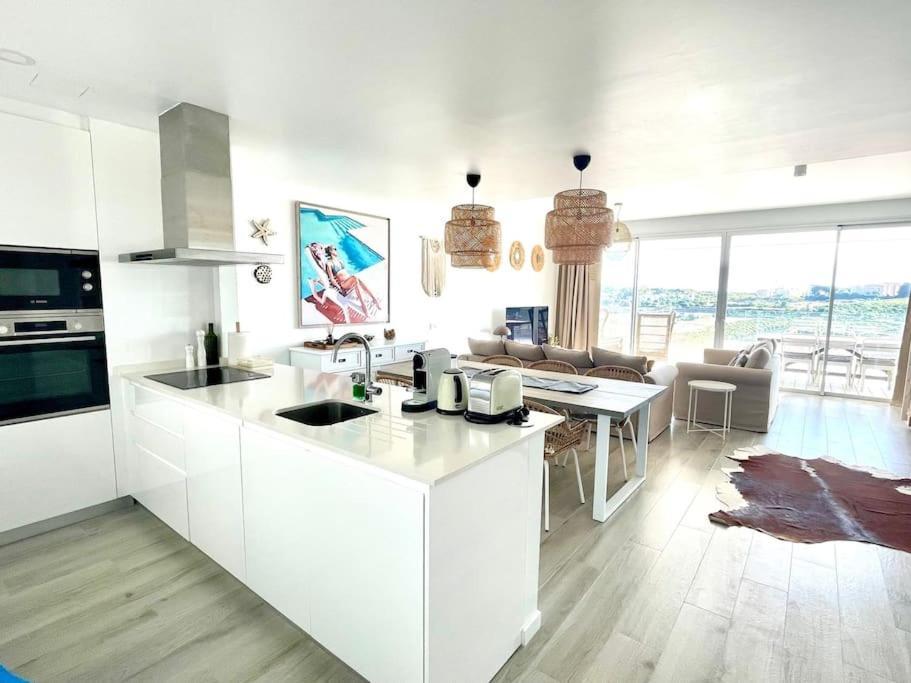 Stunning Three Bedroom Townhouse With Great Views! Apartment Estepona