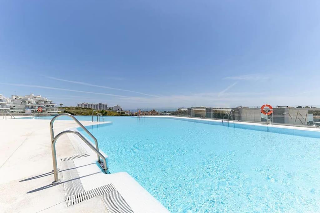 Stunning Three Bedroom Townhouse With Great Views! Apartment