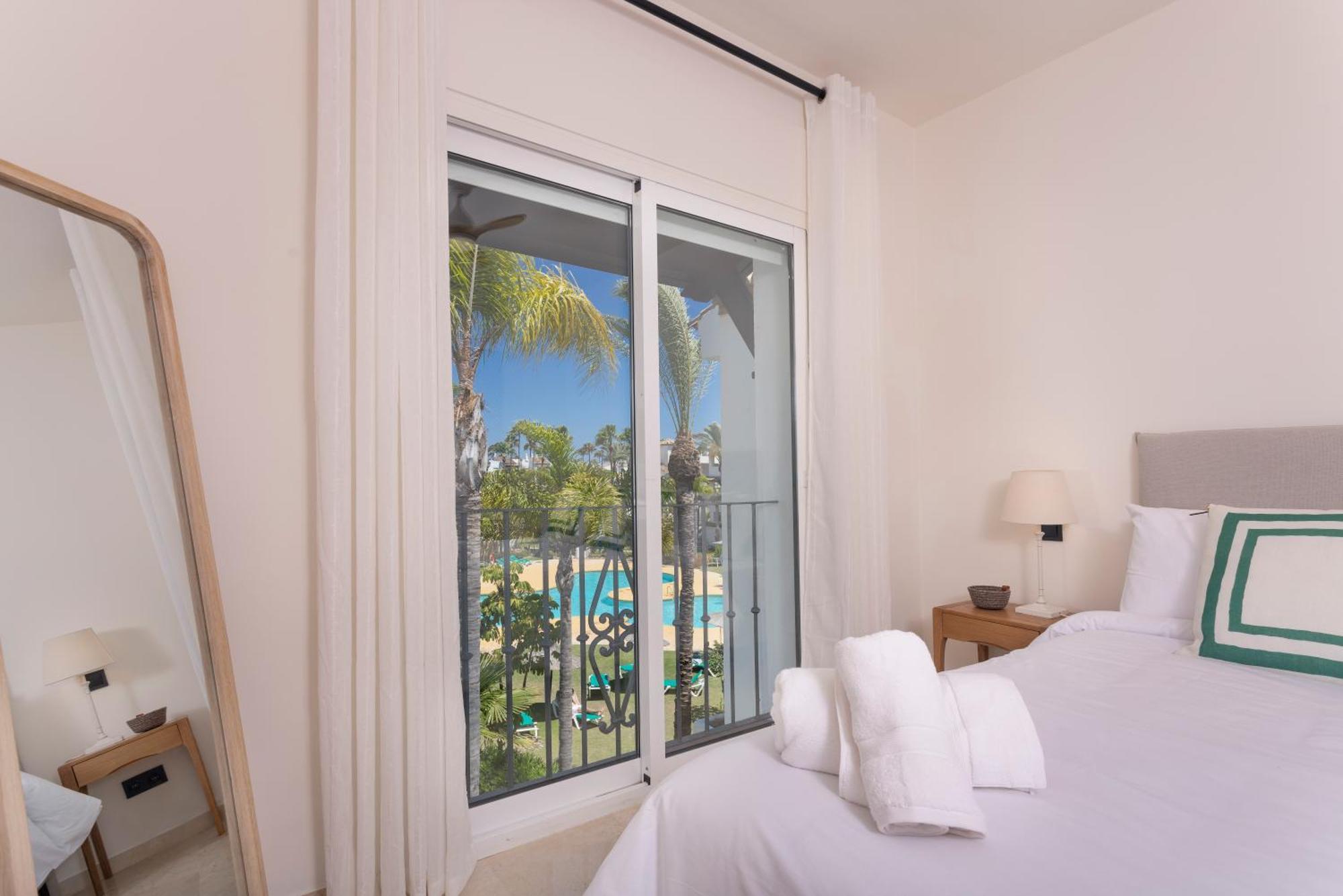 2 Bedroom 2 Bathroom Penthouse *