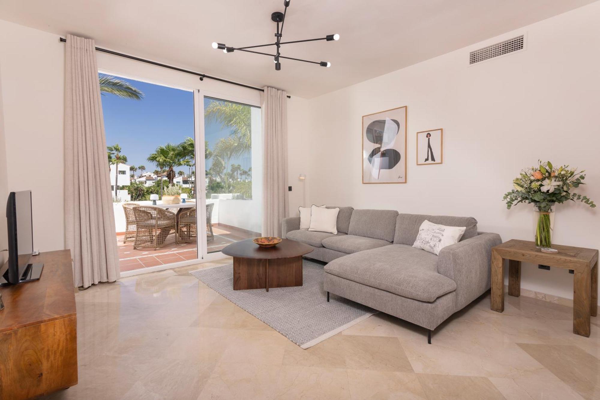 2 Bedroom 2 Bathroom Penthouse *