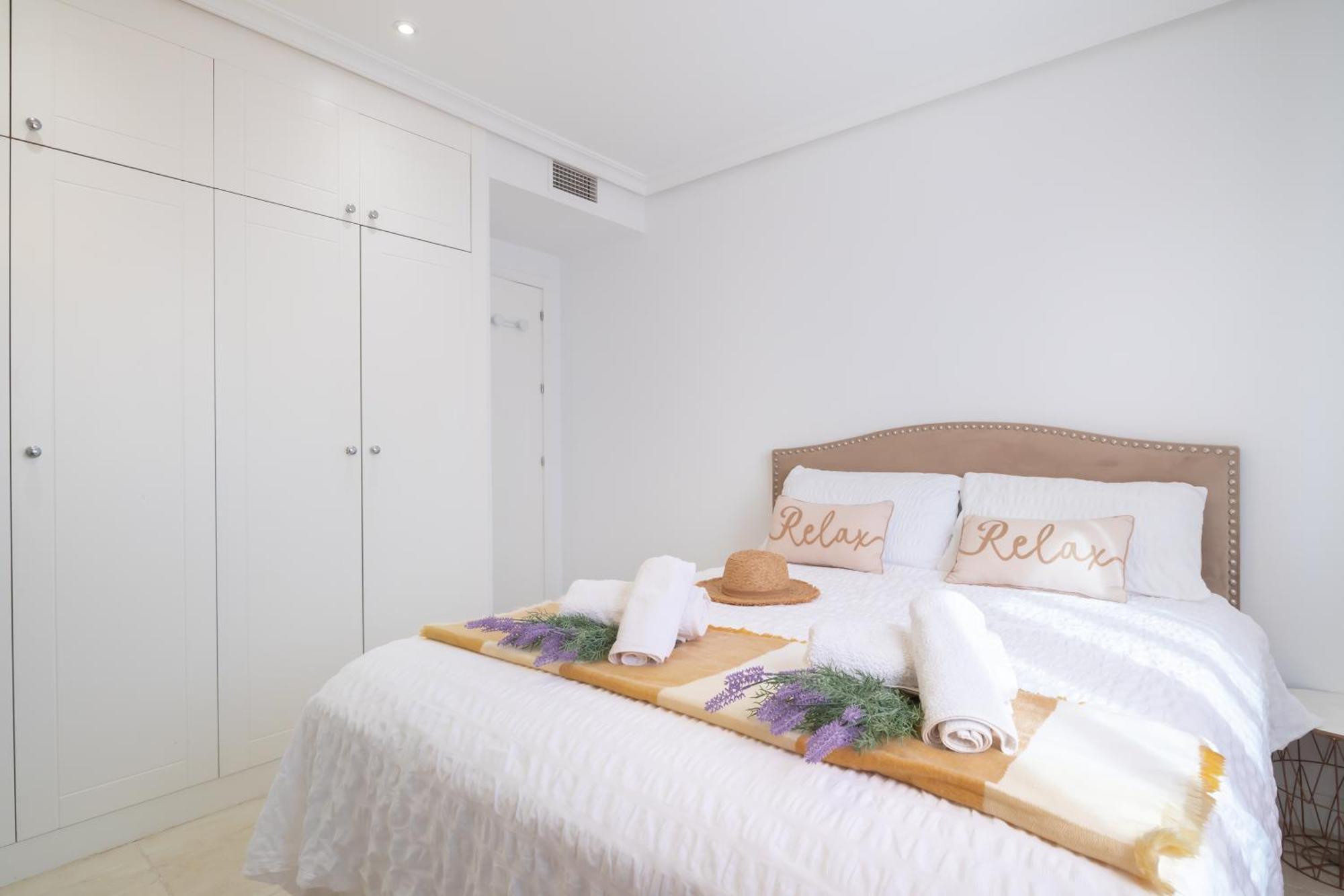 Sunset Luxury Penthouse - Happy Apartment *